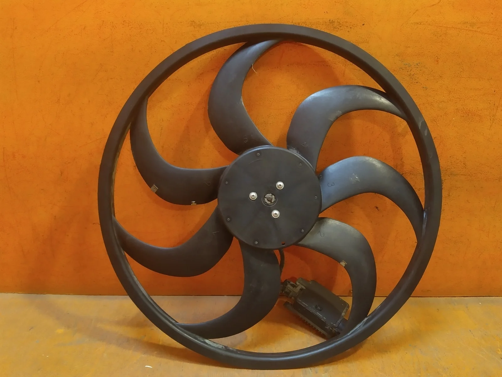 Вентилятор радиатора Jaguar F-PACE 2016-нв