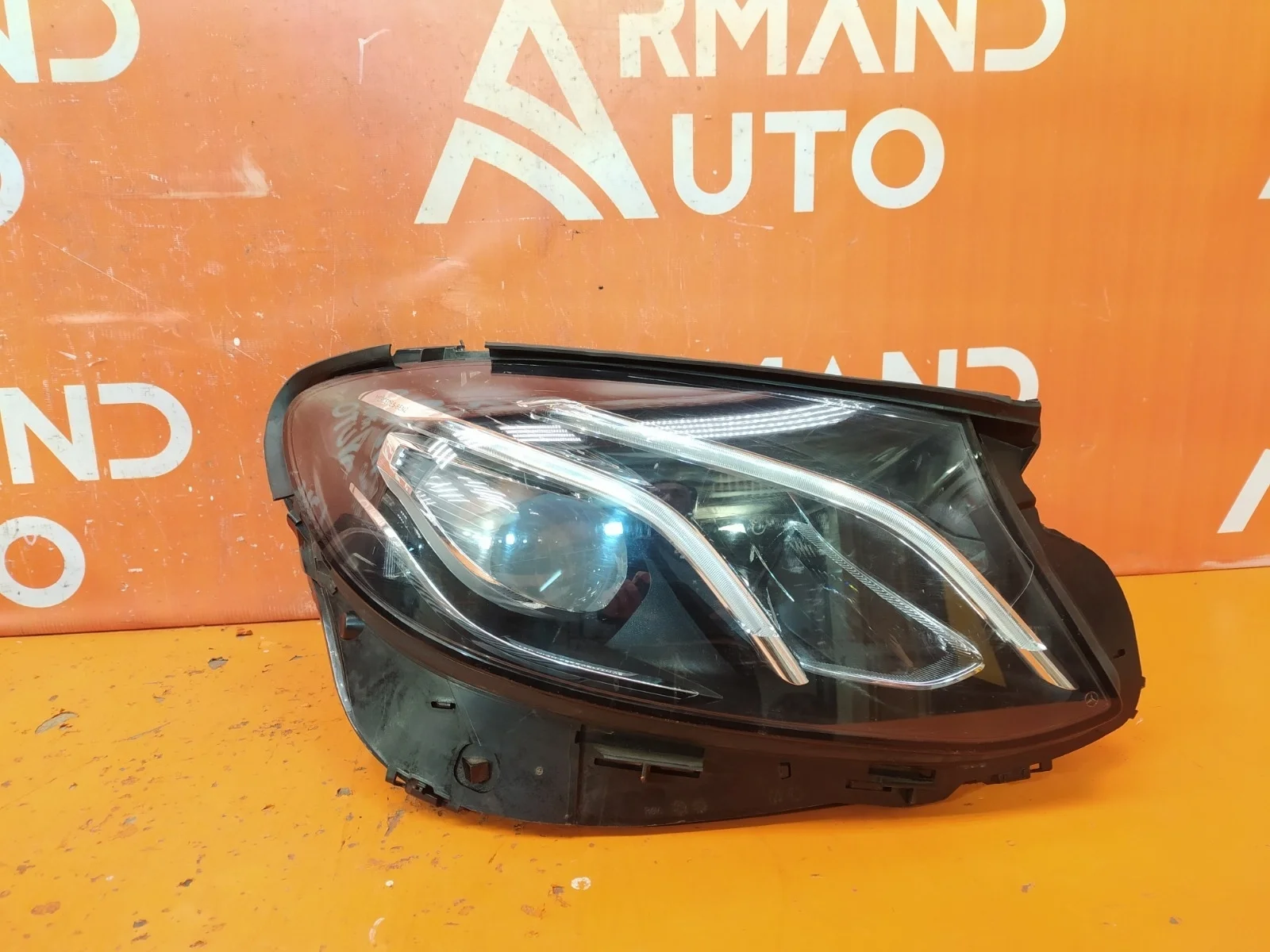 Фара Mercedes -Class 2016-2020 W213