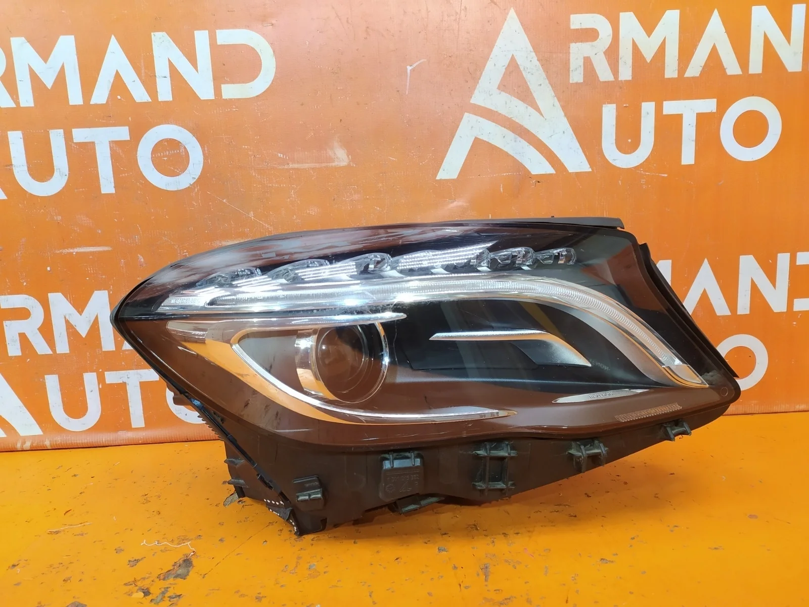 Фара Mercedes GLA-Class 2013-2017 X156