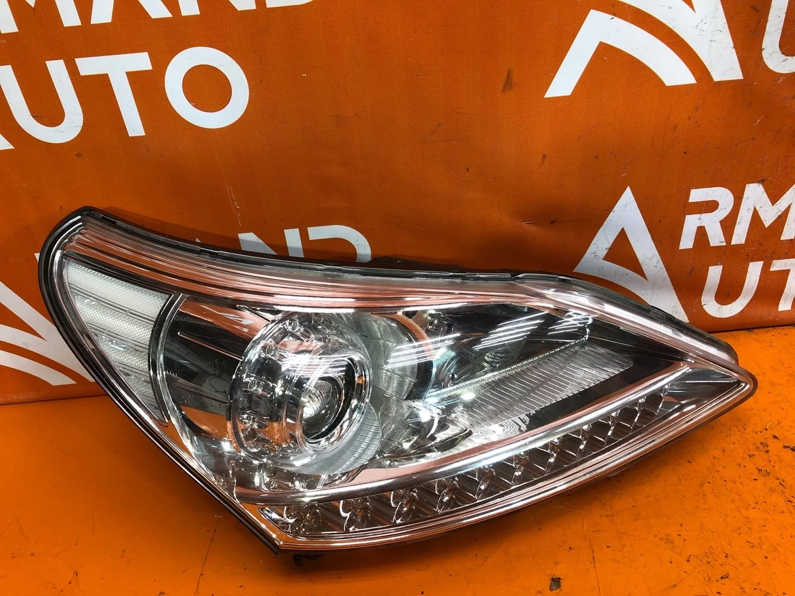 Фара Hyundai Equus 2009-2016