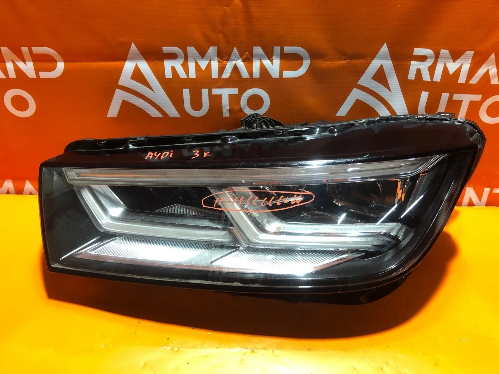 Фара Audi Q5 2017-2020 FY