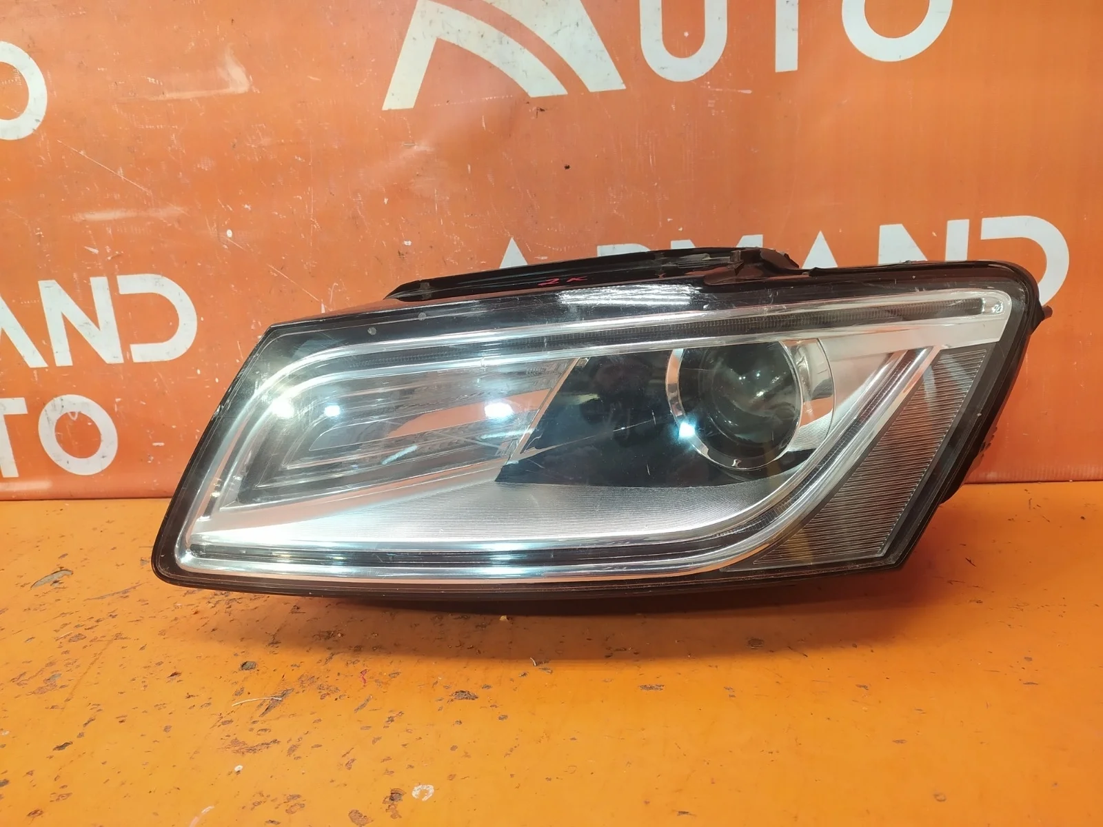 Фара Audi Q5 2012-2017 8R