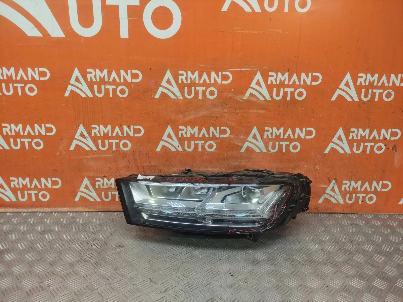 Фара Audi Q7 2015-2020 4M