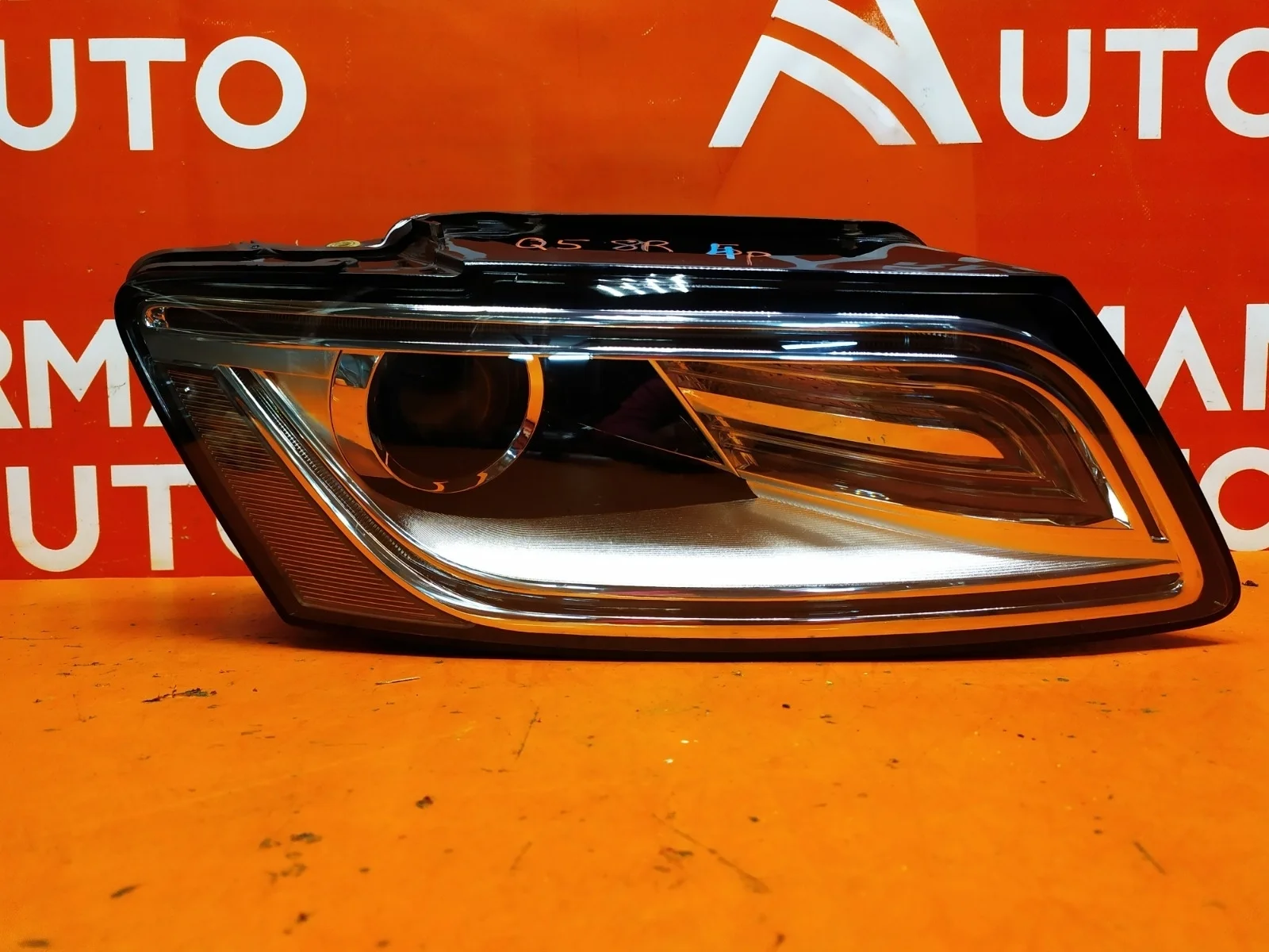 Фара Audi Q5 2012-2017 8R