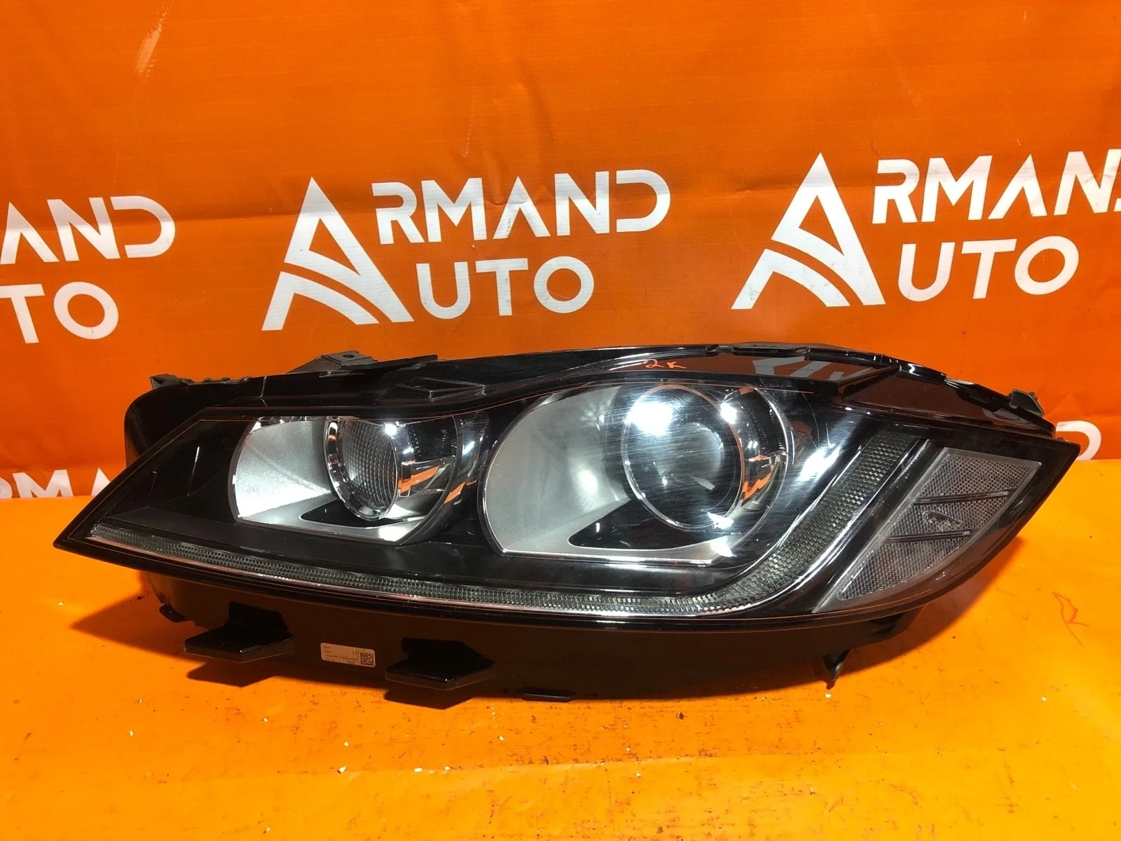 Фара Jaguar F-PACE 2016-нв