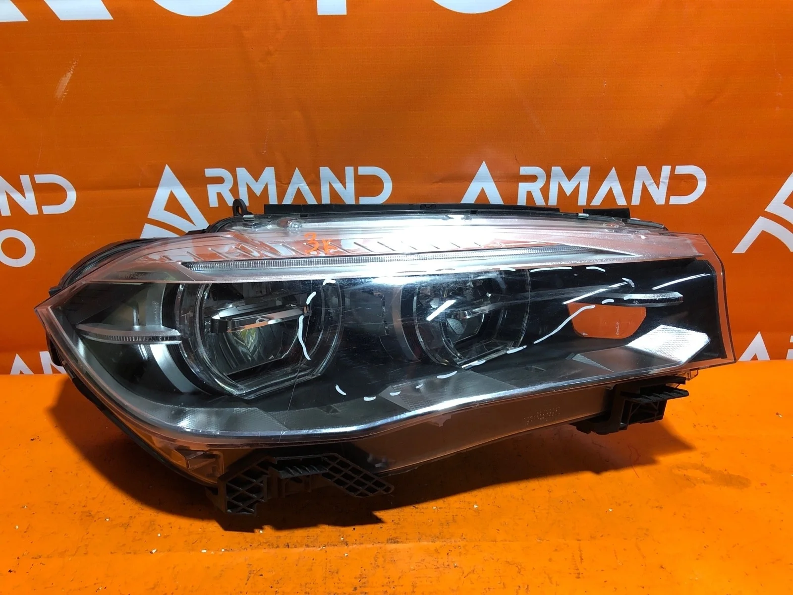 Фара BMW X5 2013-2018 F15