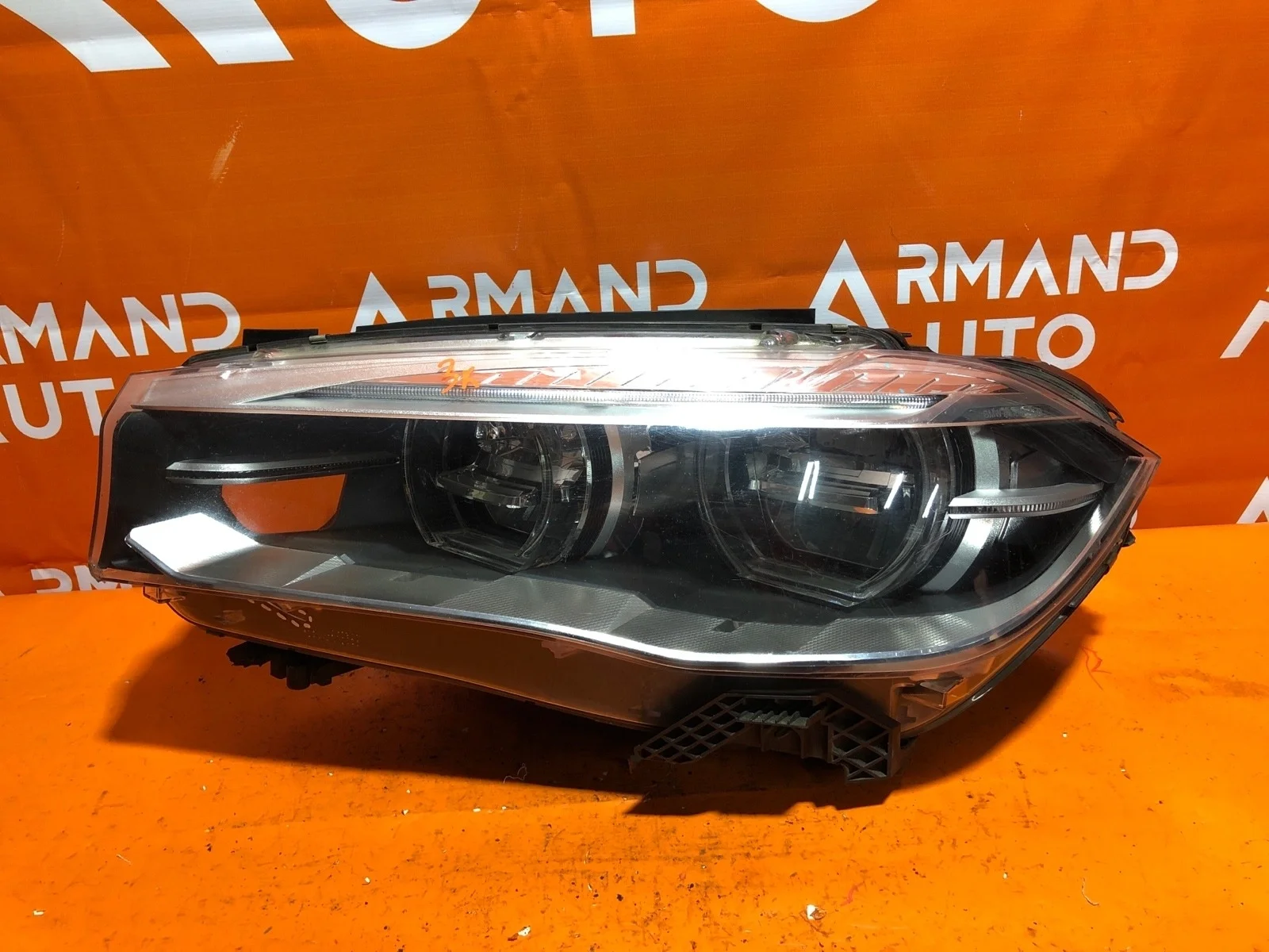 Фара BMW X5 2013-2018 F15