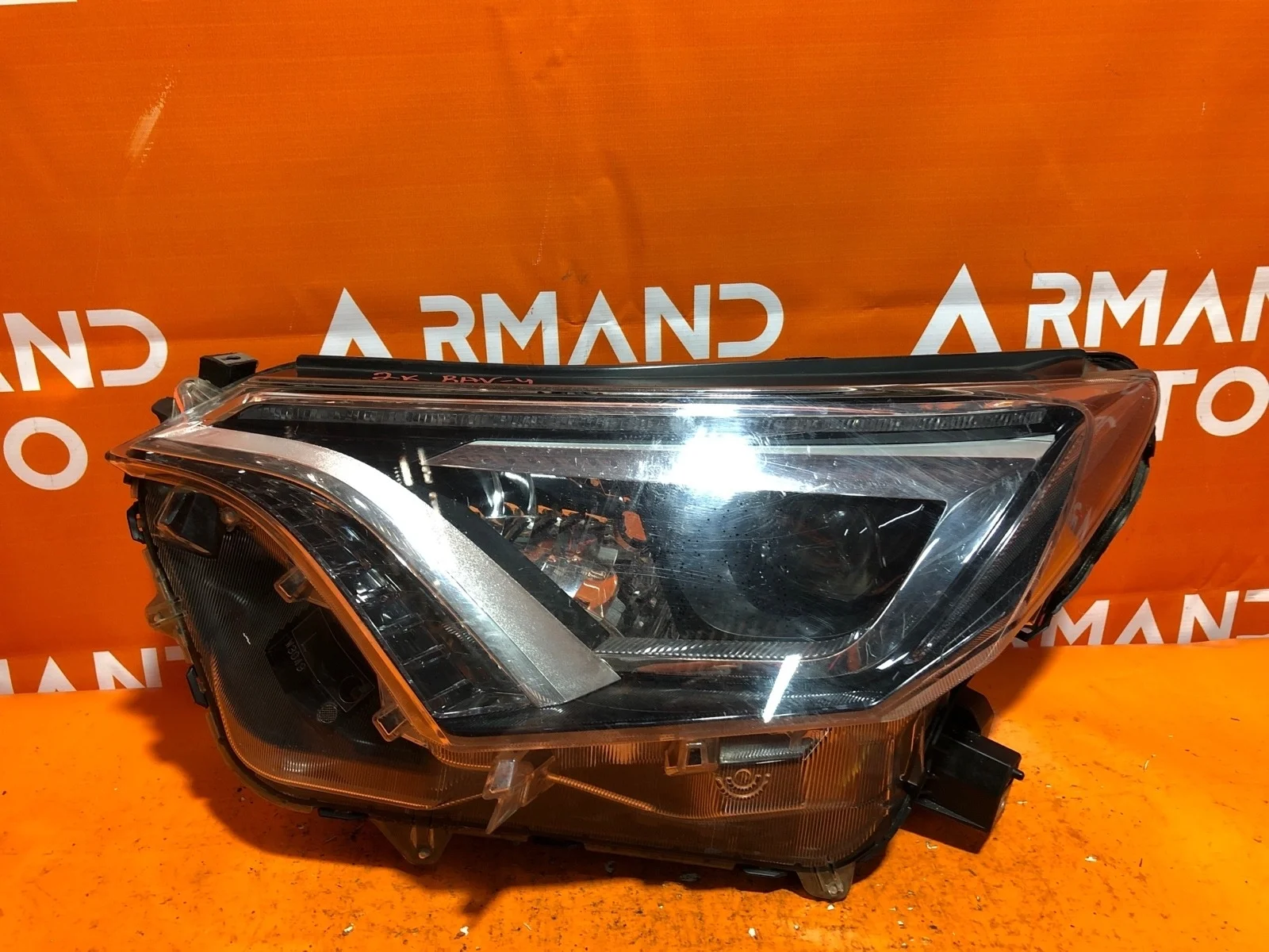 Фара Toyota RAV4 2015-2019 CA40
