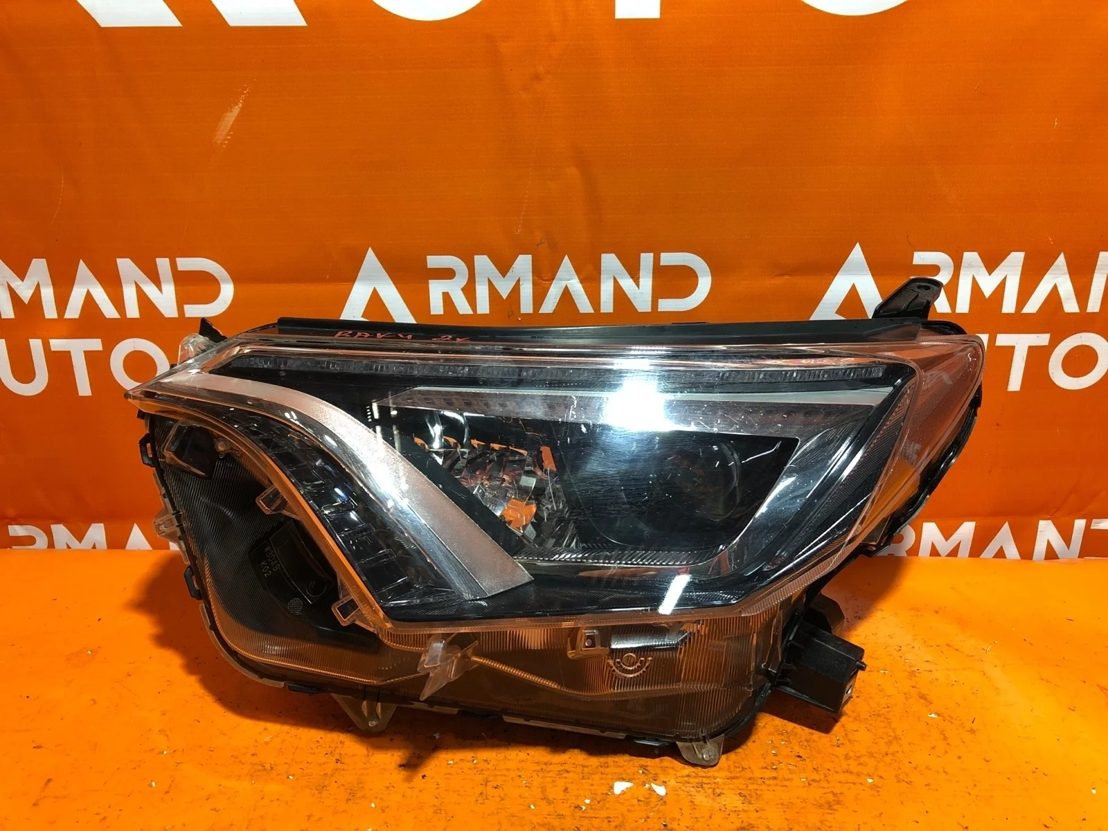 Фара Toyota RAV4 2015-2019 CA40