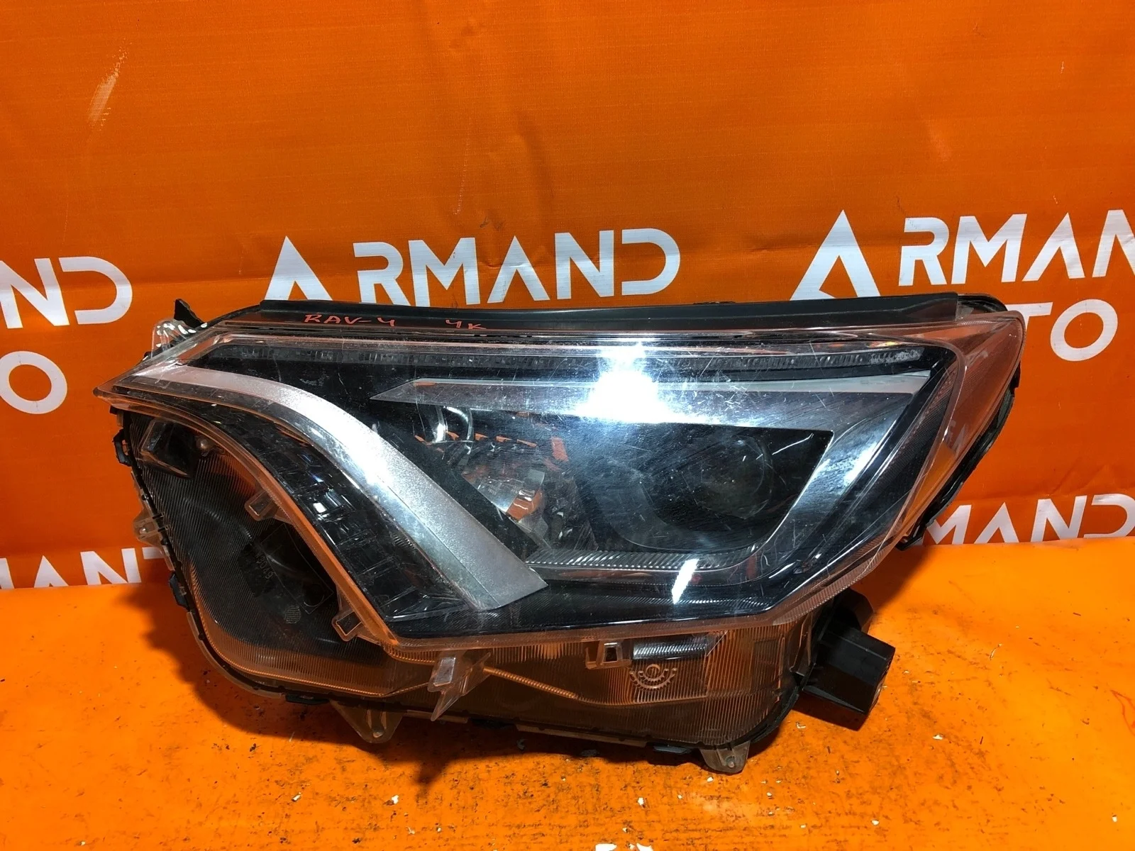 Фара Toyota RAV4 2015-2019 CA40
