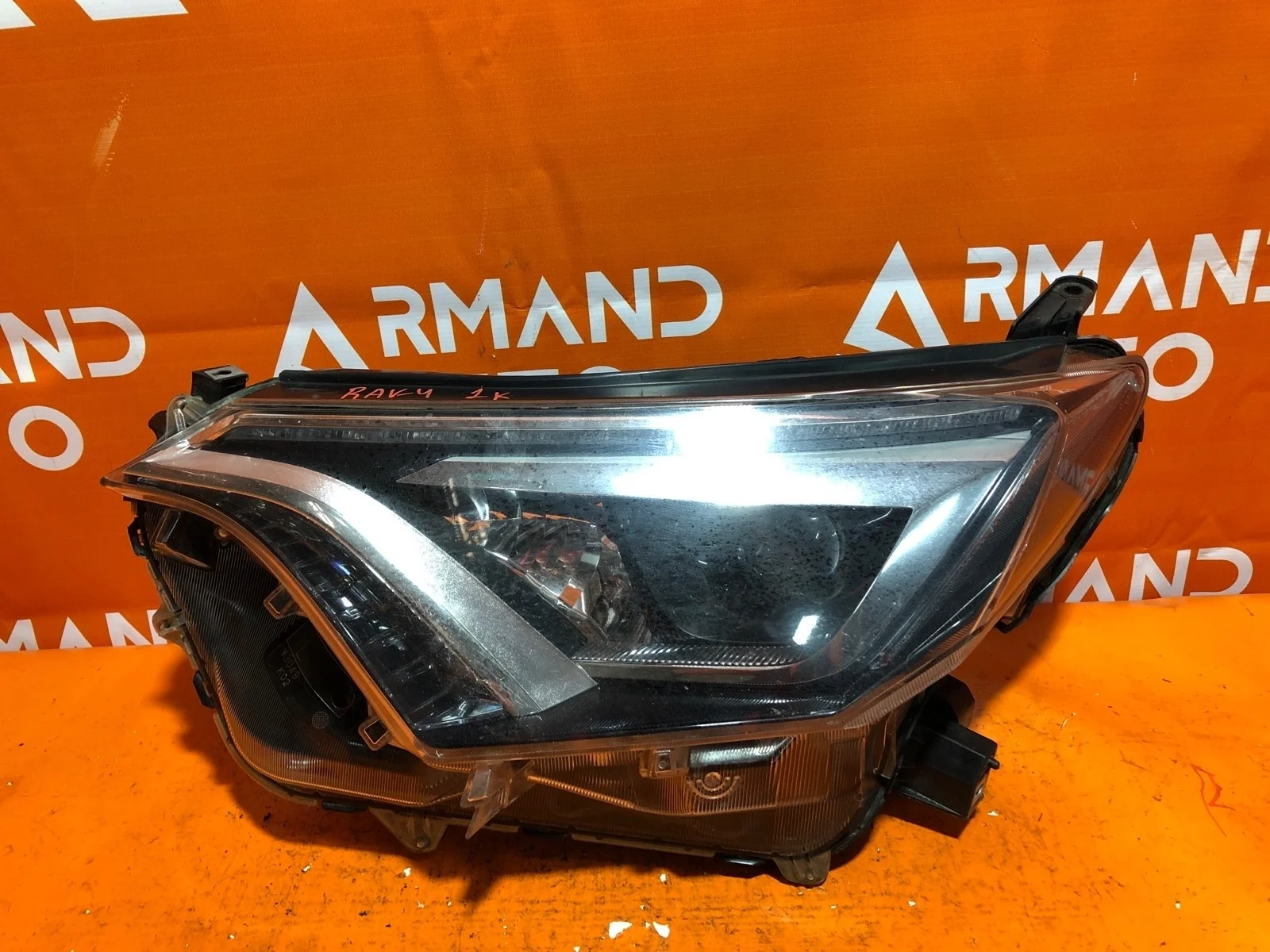 Фара Toyota RAV4 2015-2019 CA40