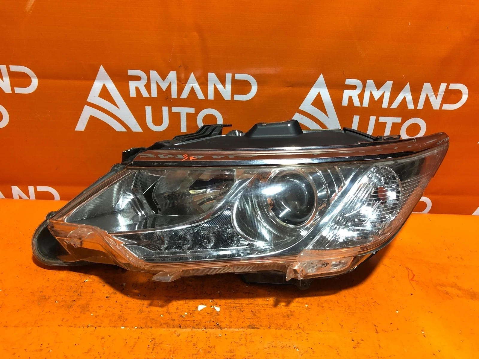 Фара Toyota Camry 2014-2017 XV50