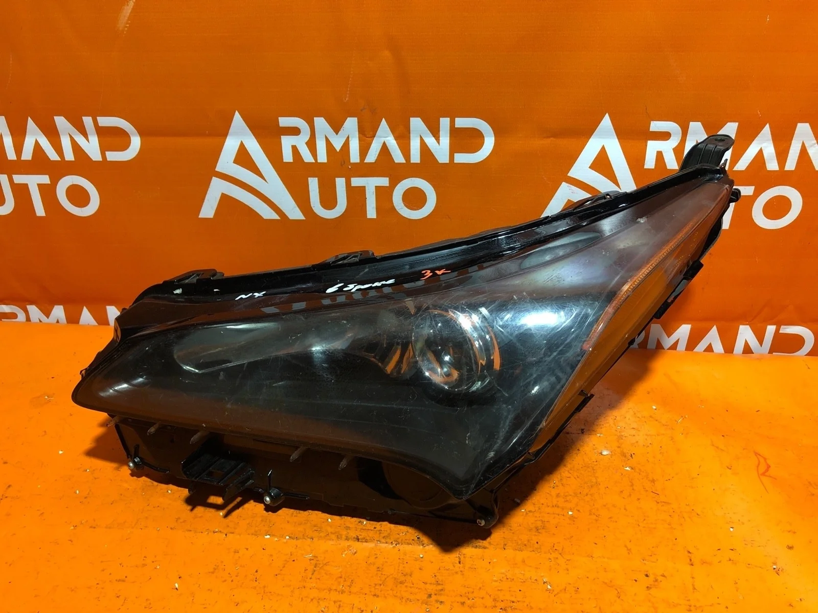 Фара Lexus NX 2014-2017