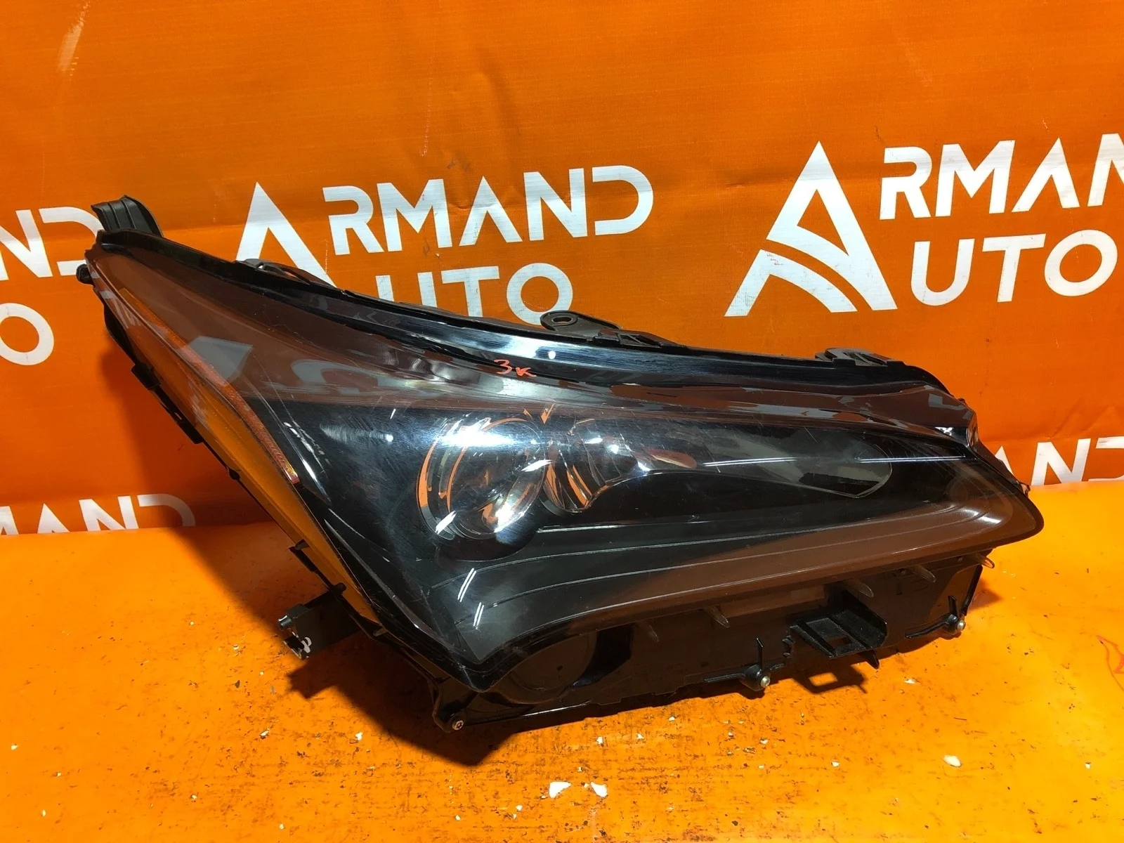 Фара Lexus NX 2014-2017