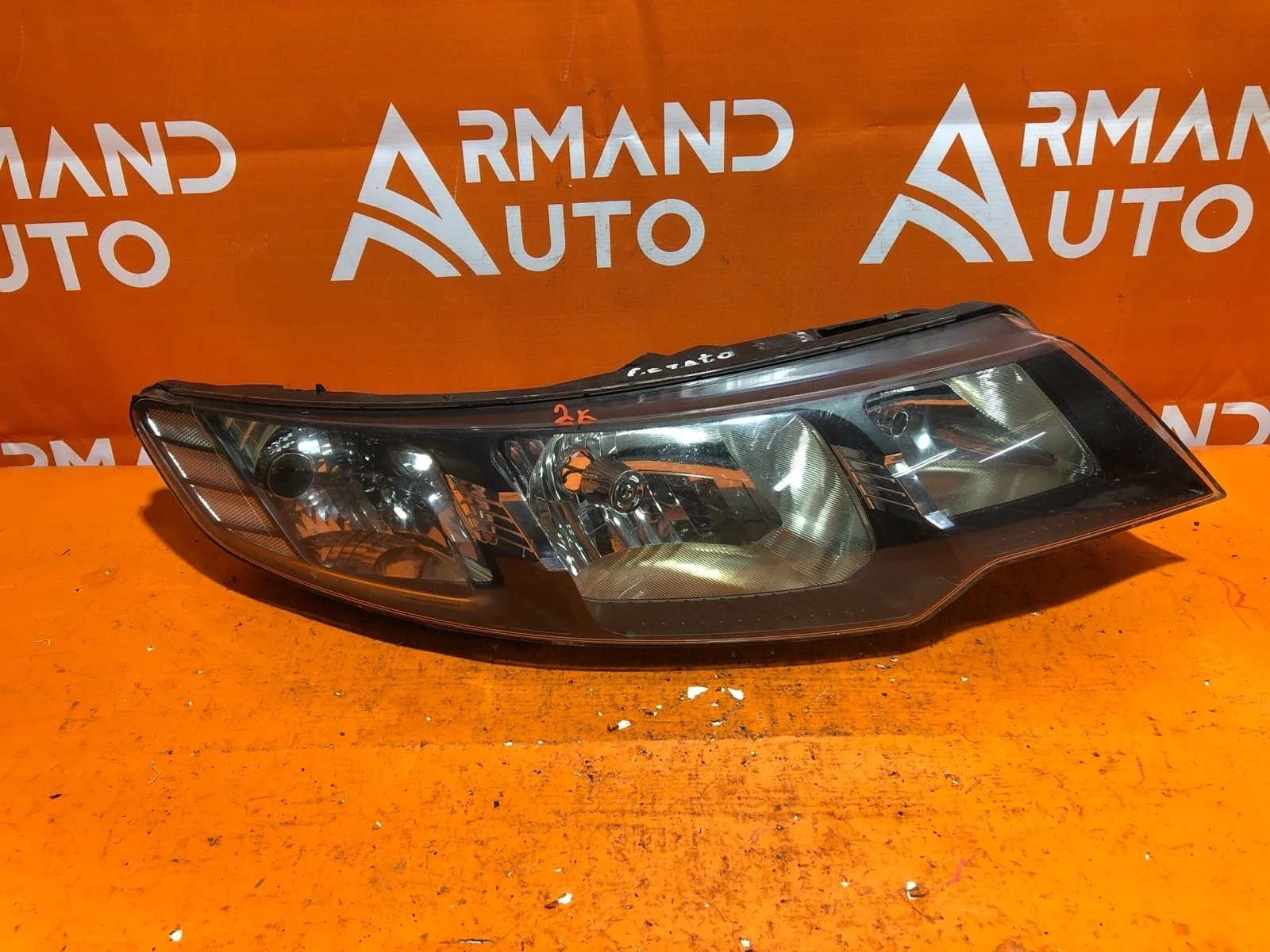 Фара Kia Cerato 2008-2013
