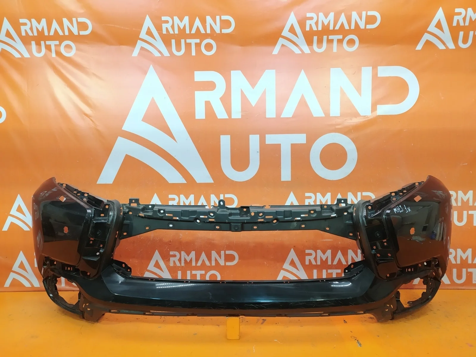 Бампер Mitsubishi Pajero Sport 2015-2021 3