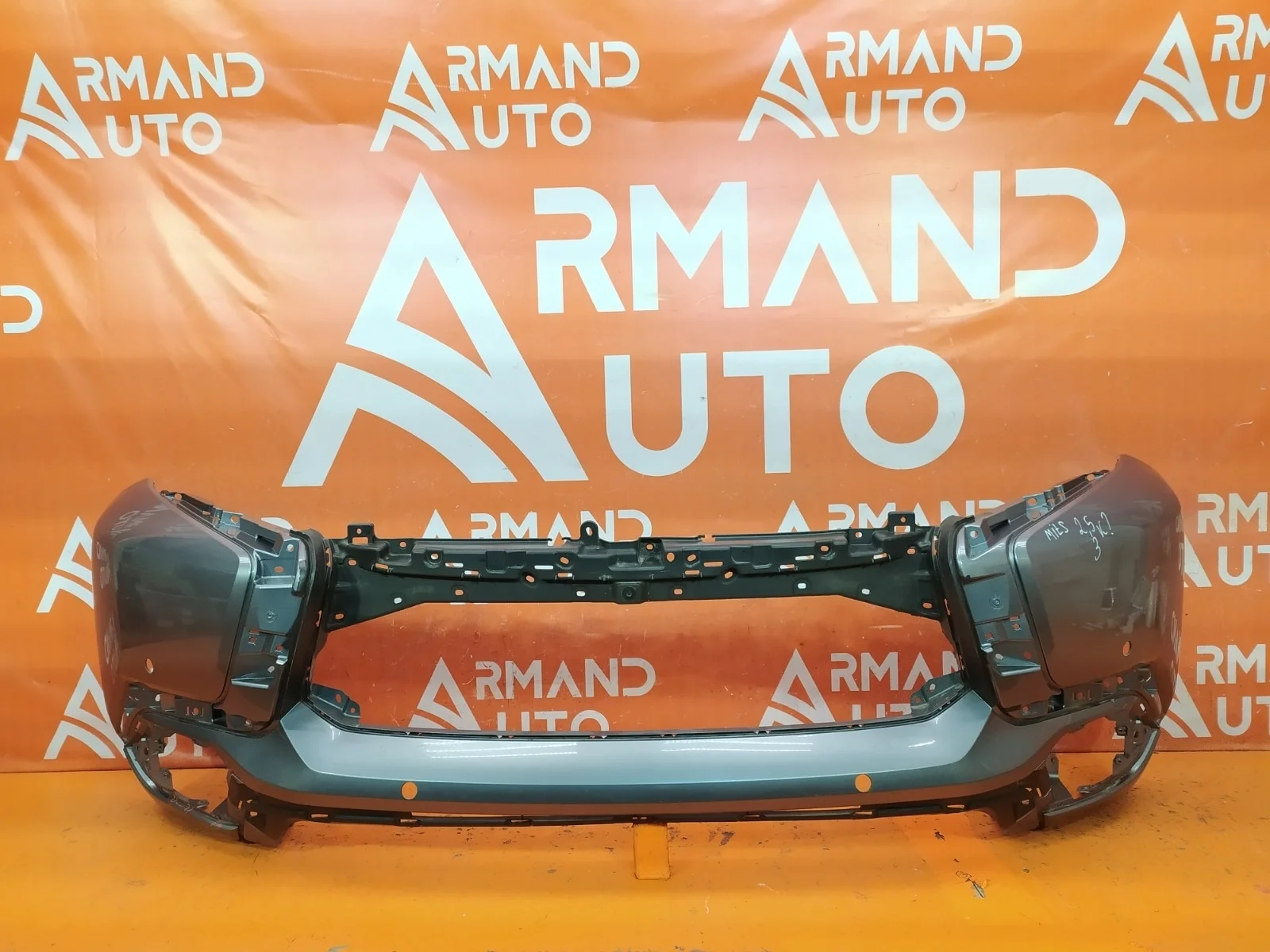 Бампер Mitsubishi Pajero Sport 2015-2021 3