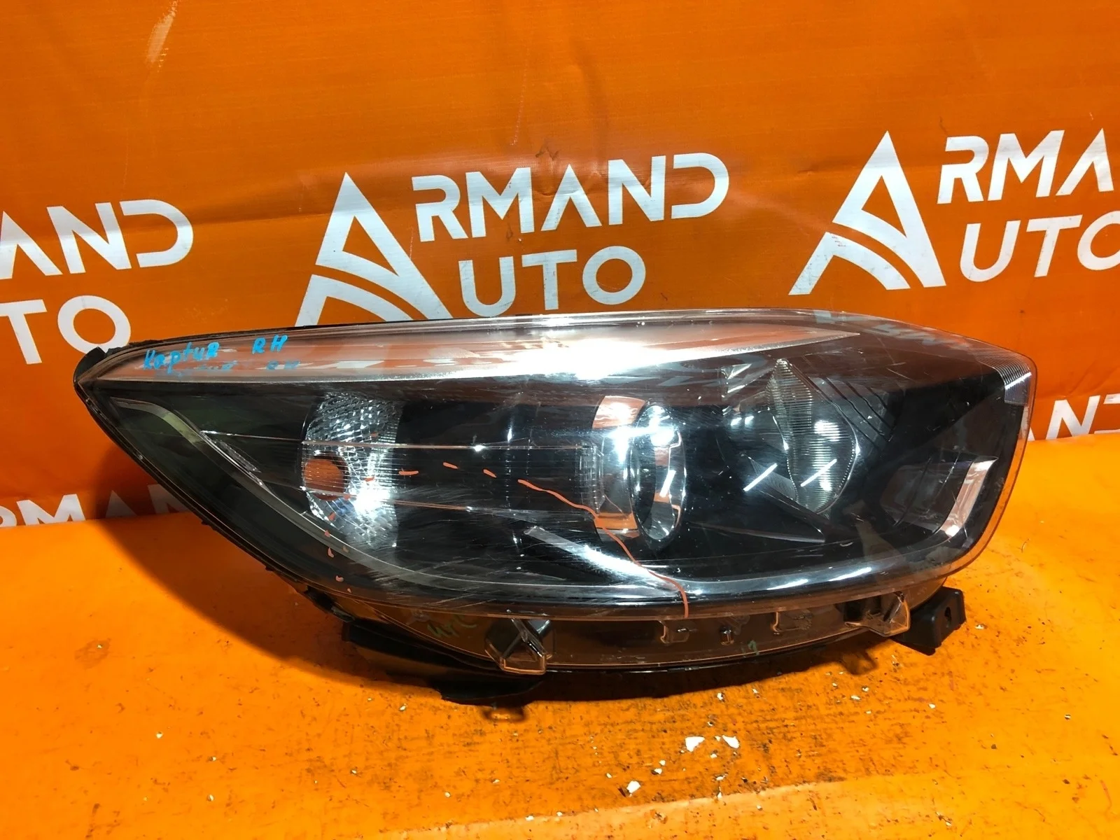 Фара Renault Kaptur 2016-нв