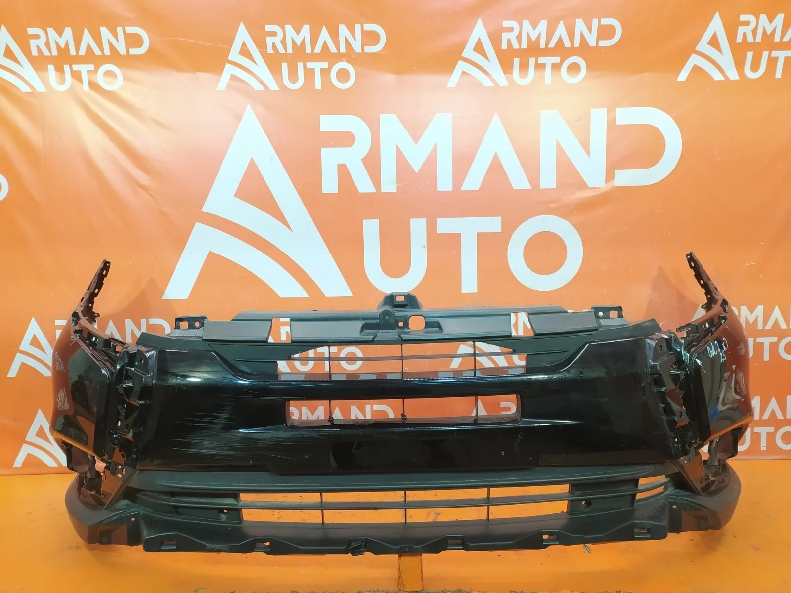 Бампер Mitsubishi Outlander 2015-2018 3
