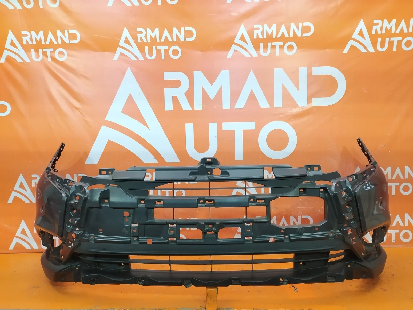 Бампер Mitsubishi Outlander 2015-2018 3