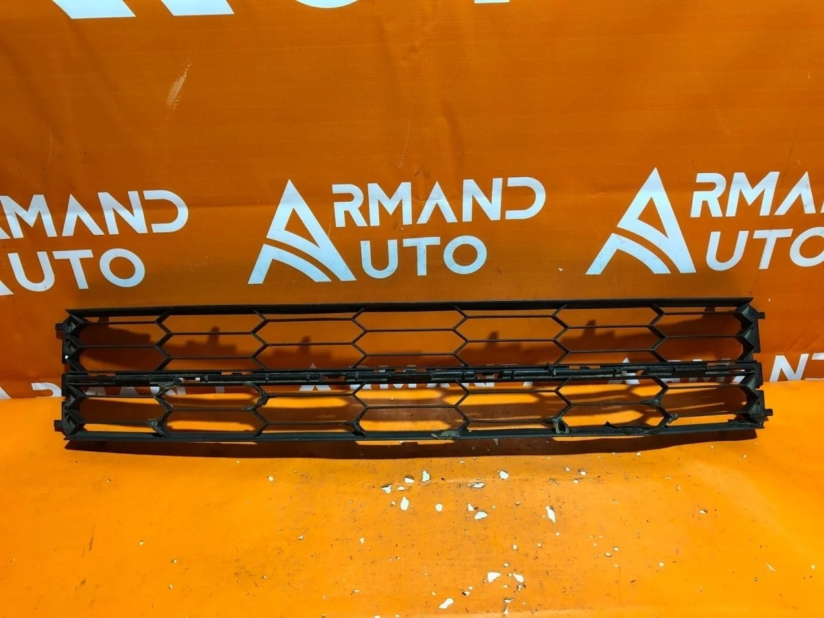 Решетка бампера Skoda Superb 2013-2015