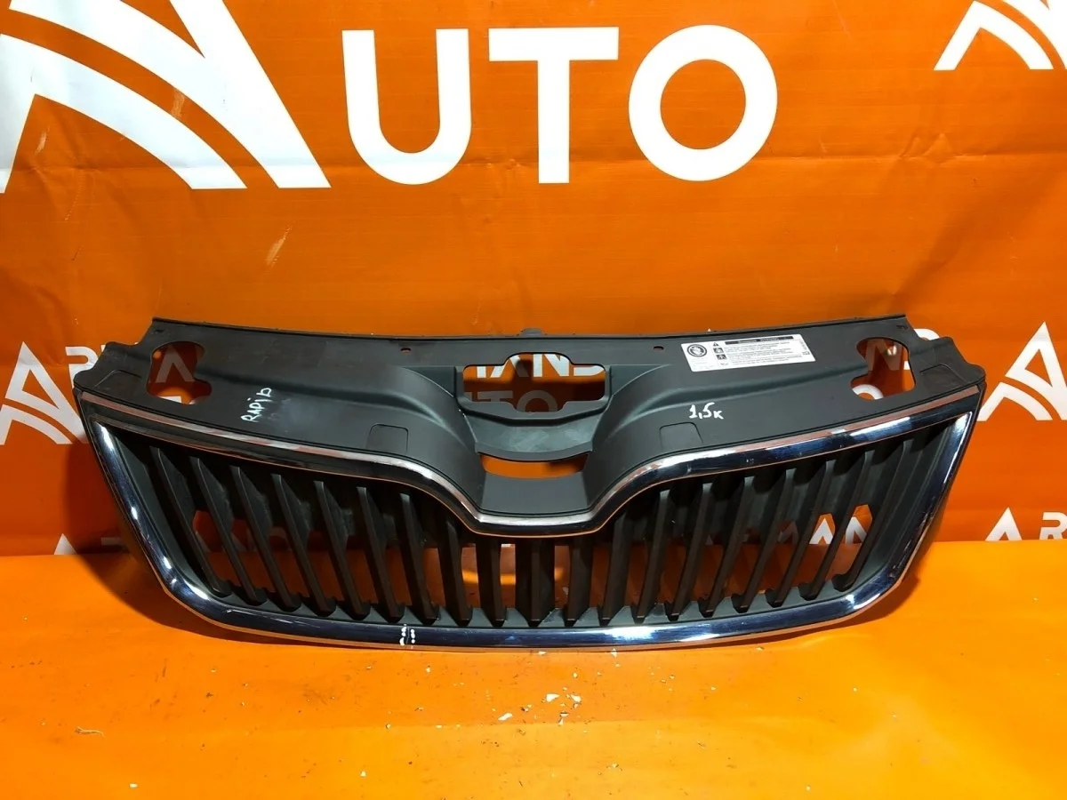 Решетка радиатора Skoda Rapid 2014-2020