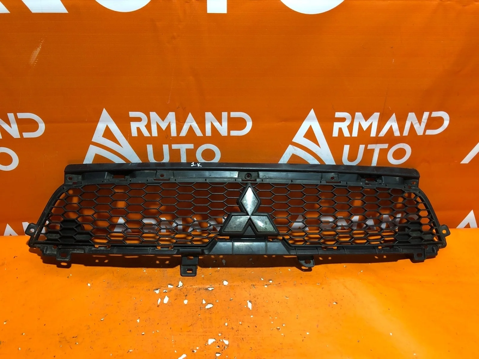 Решетка радиатора Mitsubishi Outlander 2009-2013 XL