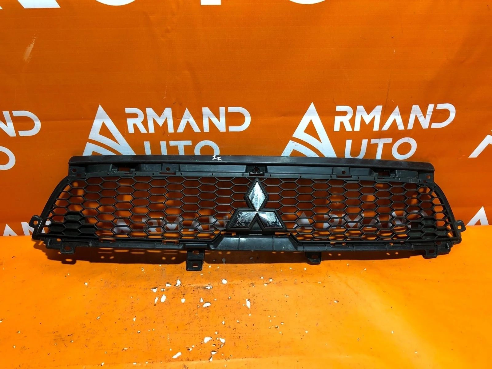 Решетка радиатора Mitsubishi Outlander 2009-2013 XL