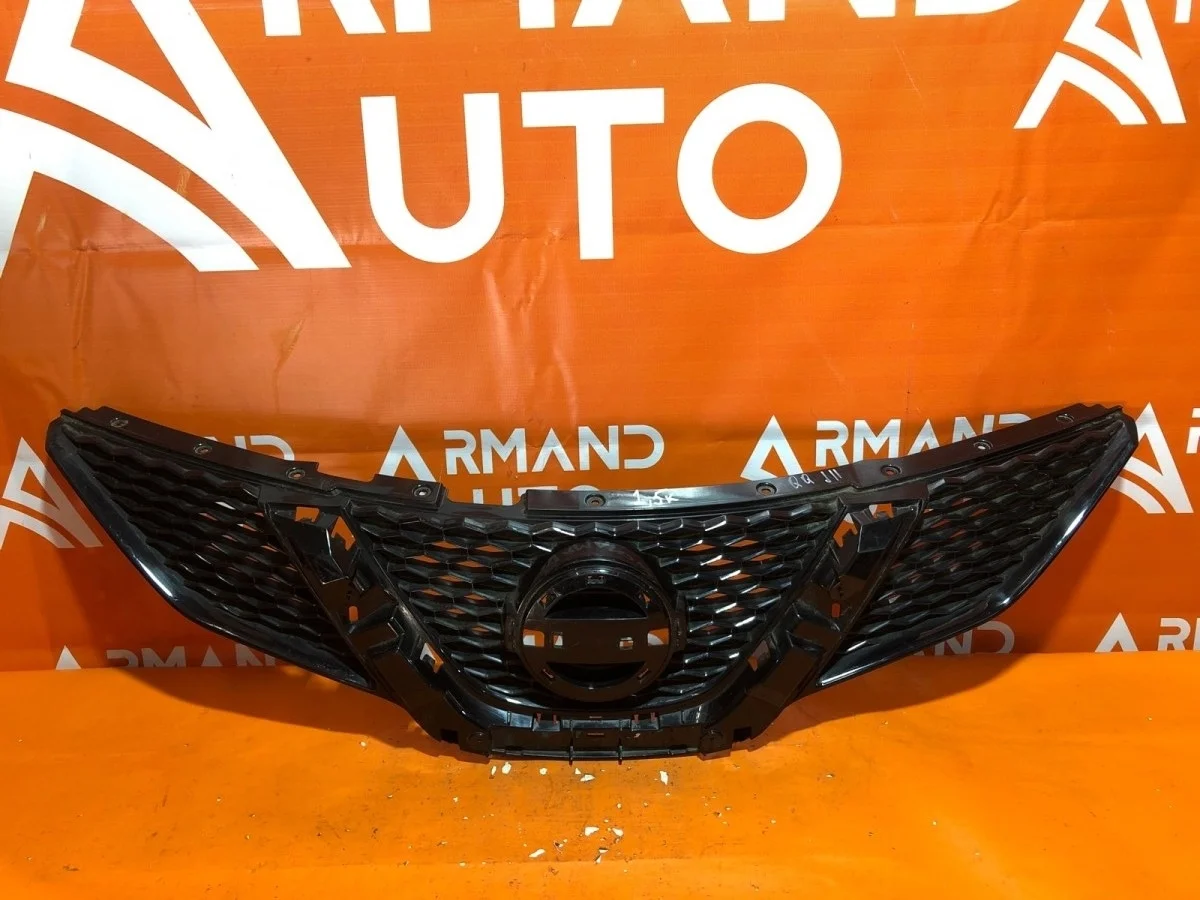 Решетка радиатора Nissan QASHQAI 2013-2019 j11