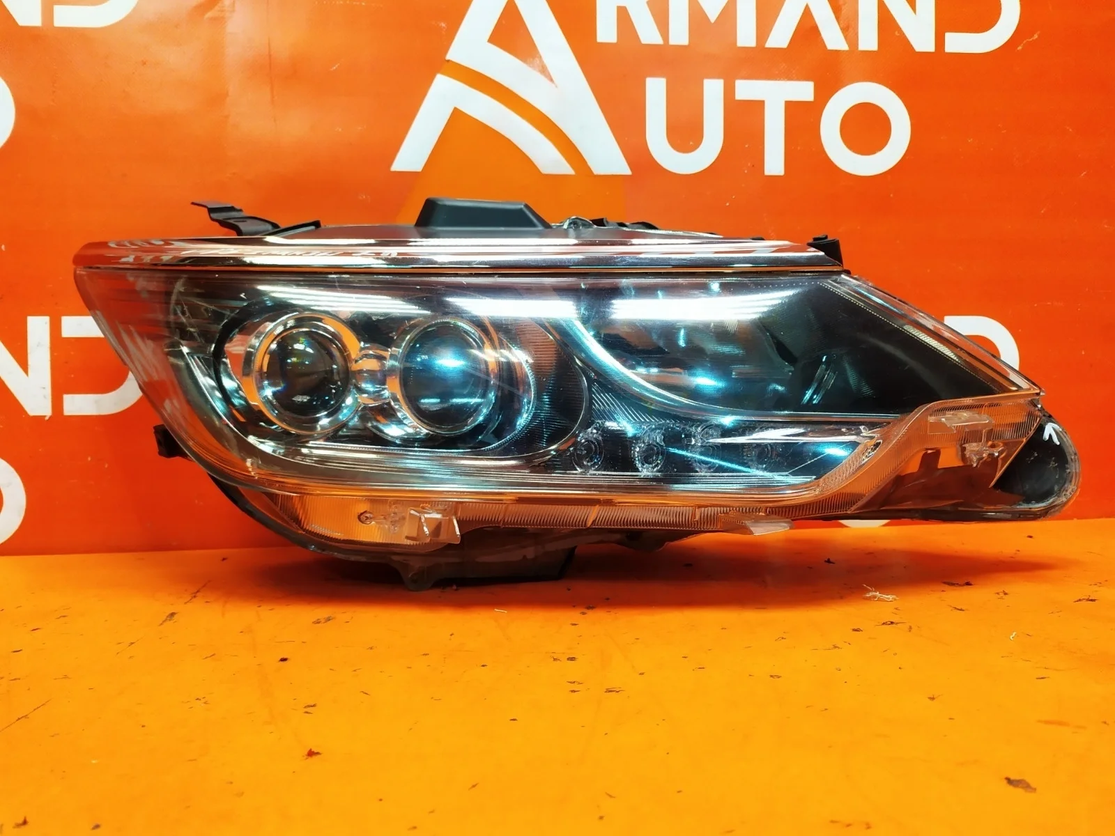 Фара Toyota Camry 2017-2018 XV50