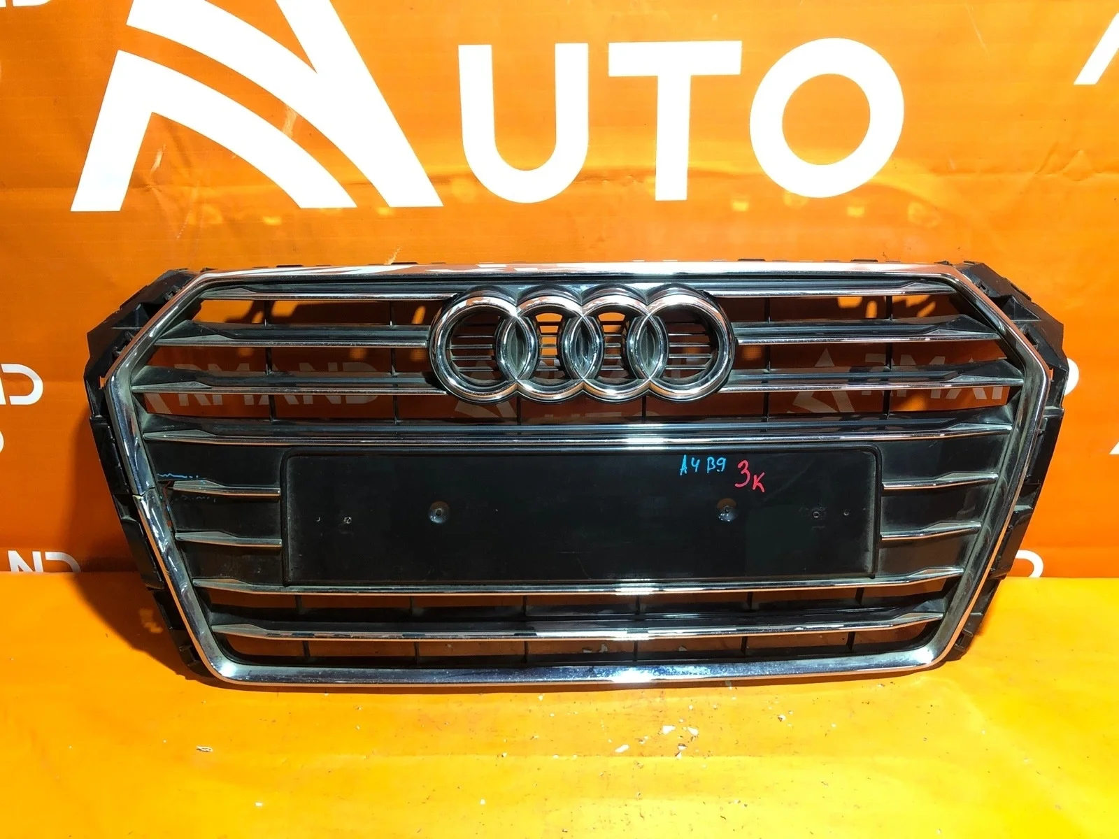 Решетка радиатора Audi A4 2015-2020 B9