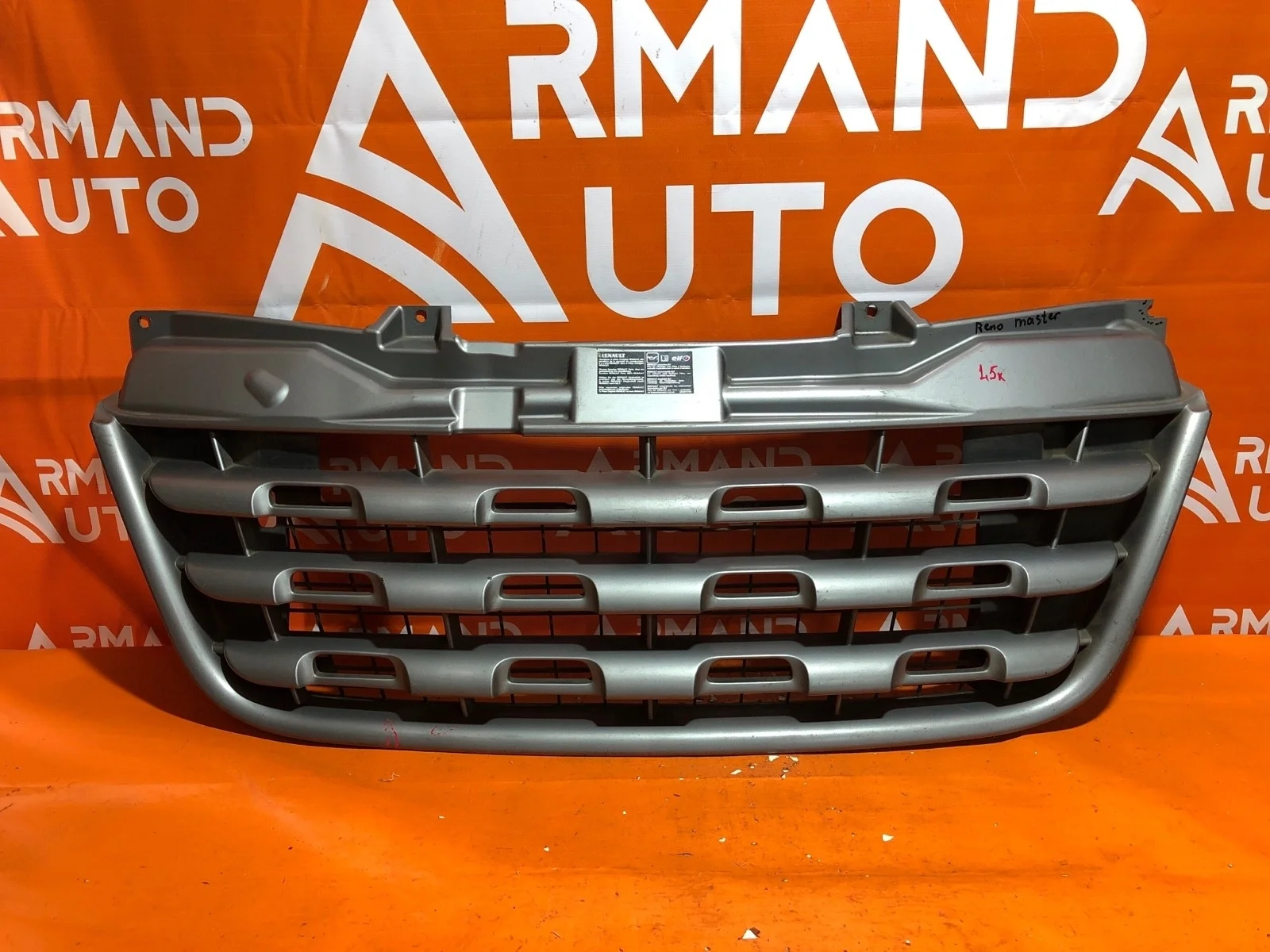 Решетка радиатора Renault Master 2010-2014 3