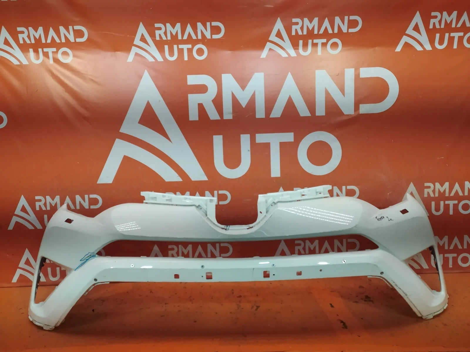 Бампер Toyota RAV4 2015-2019 CA40