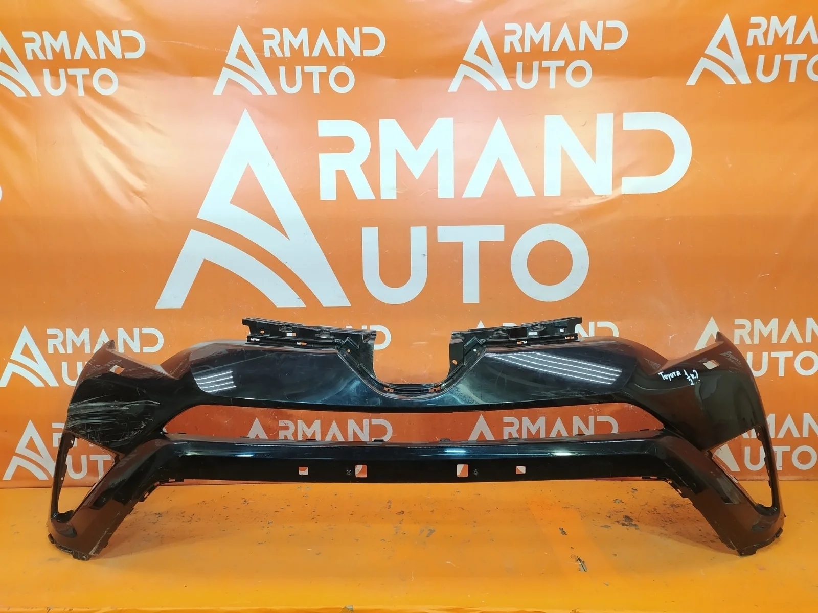 Бампер Toyota RAV4 2015-2019 CA40