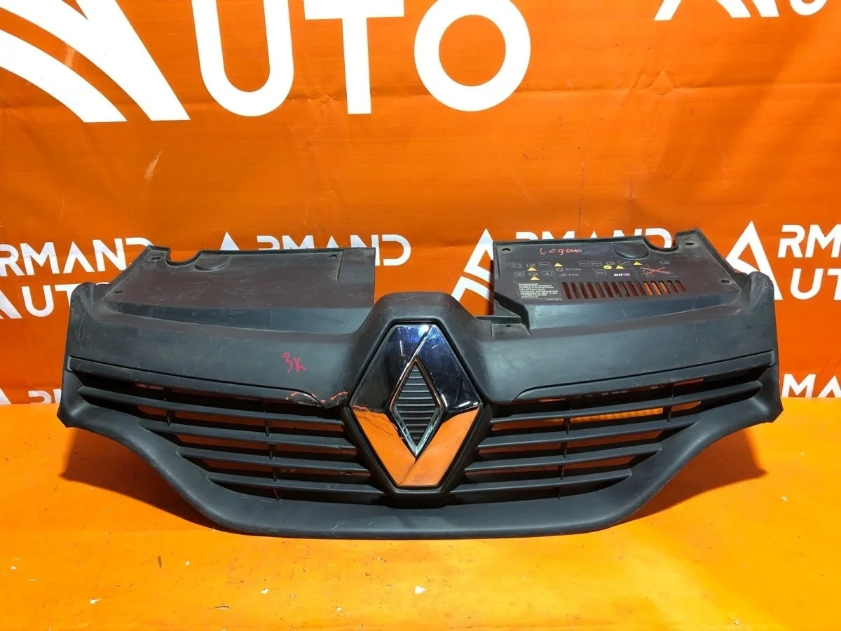 Решетка радиатора Renault Logan 2012-2018