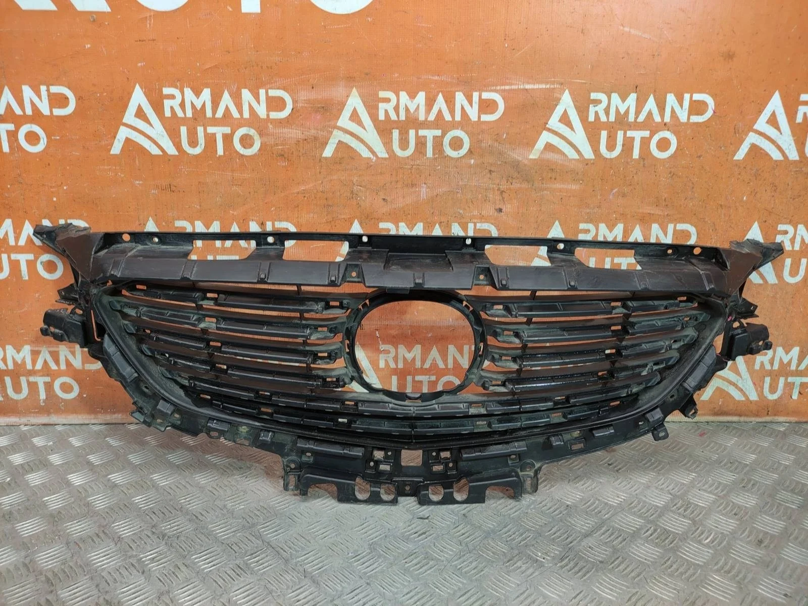 Решетка радиатора Mazda 6 2015-2018 3 GJ
