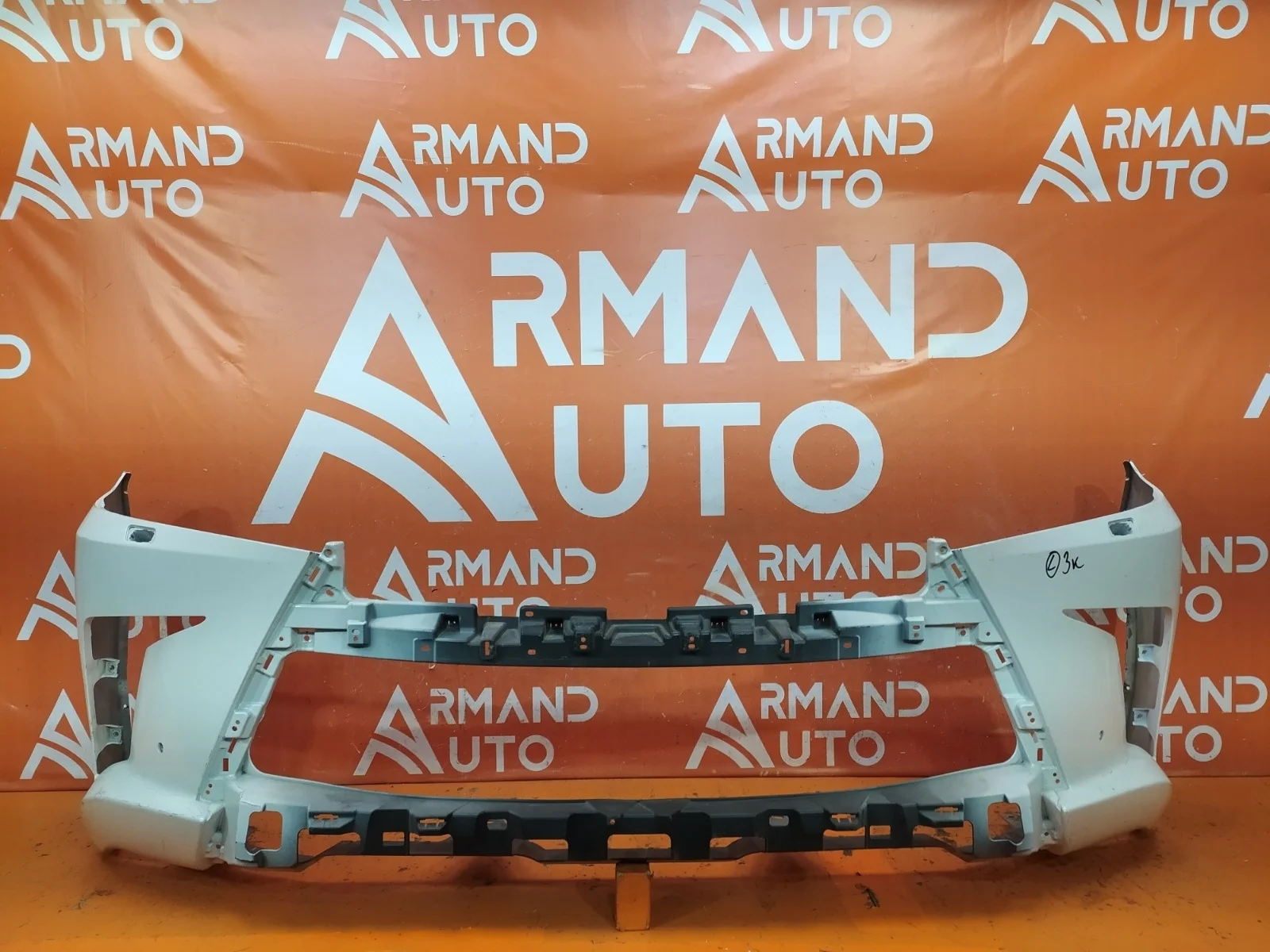 Бампер Lexus LX 2015-2023 URJ200