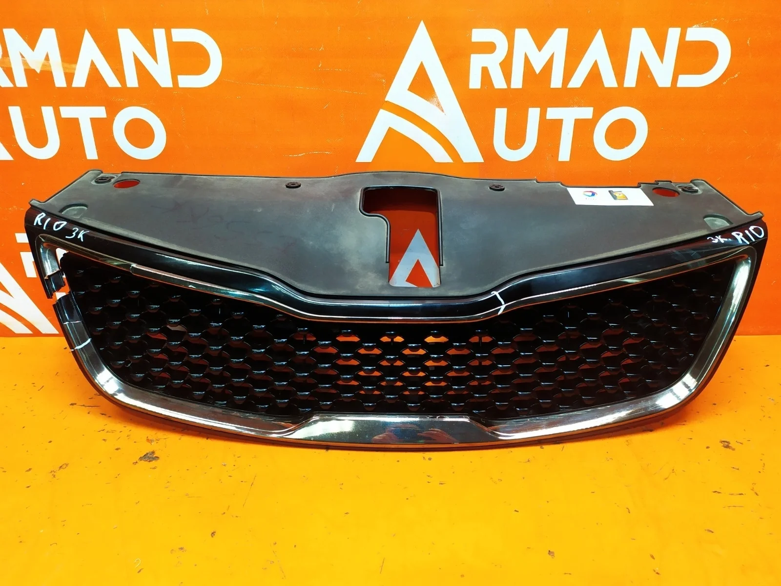 Решетка радиатора Kia Rio 2015-2017 3 QB