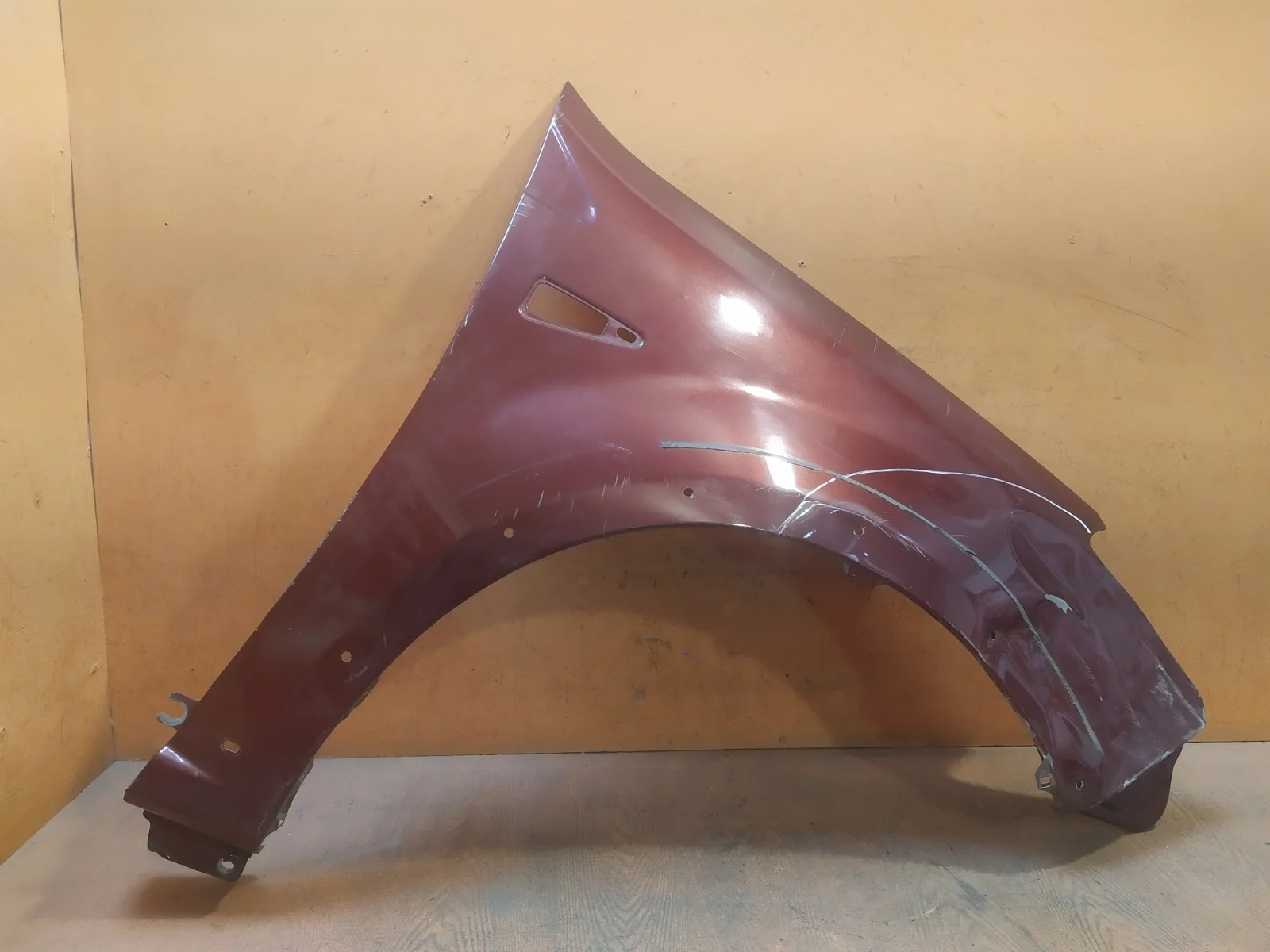 Крыло Renault Sandero 2009-2014