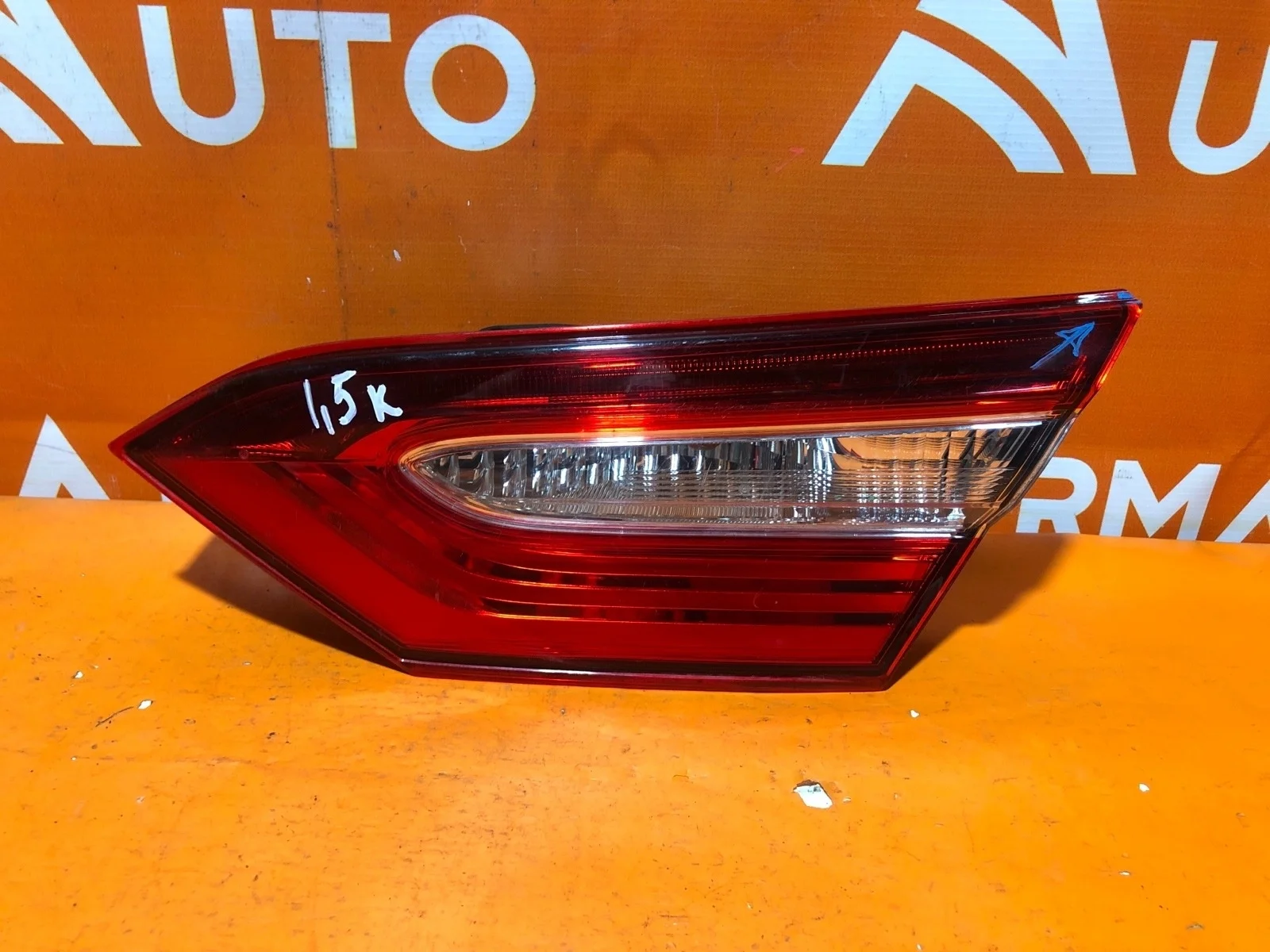 Фонарь внутренний Toyota Camry 2017-нв 8 XV70