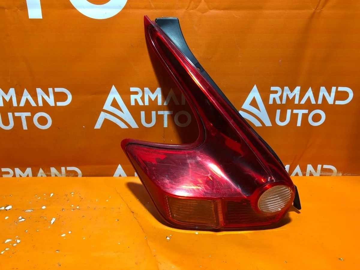 Фонарь Nissan Juke 2010-2014 YF15