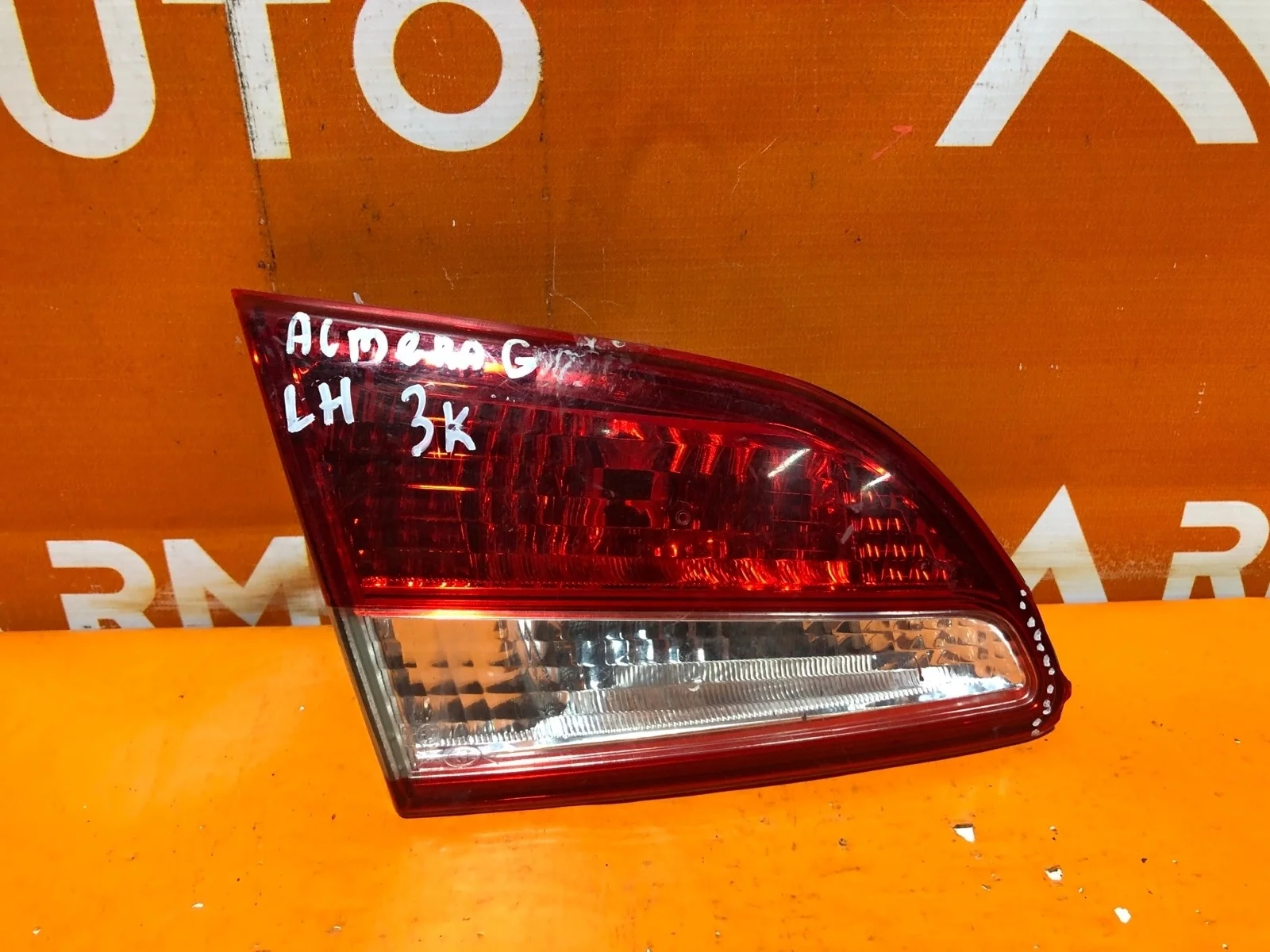 Фонарь внутренний Nissan Almera 2012-2018 G15