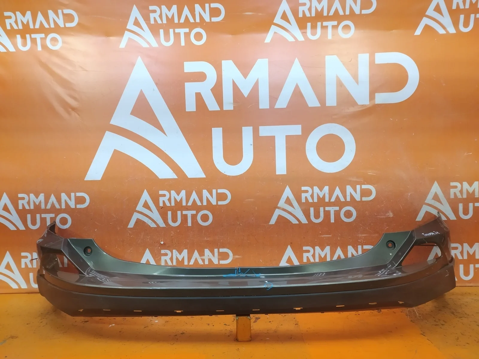 Бампер Toyota RAV4 2015-2019 CA40