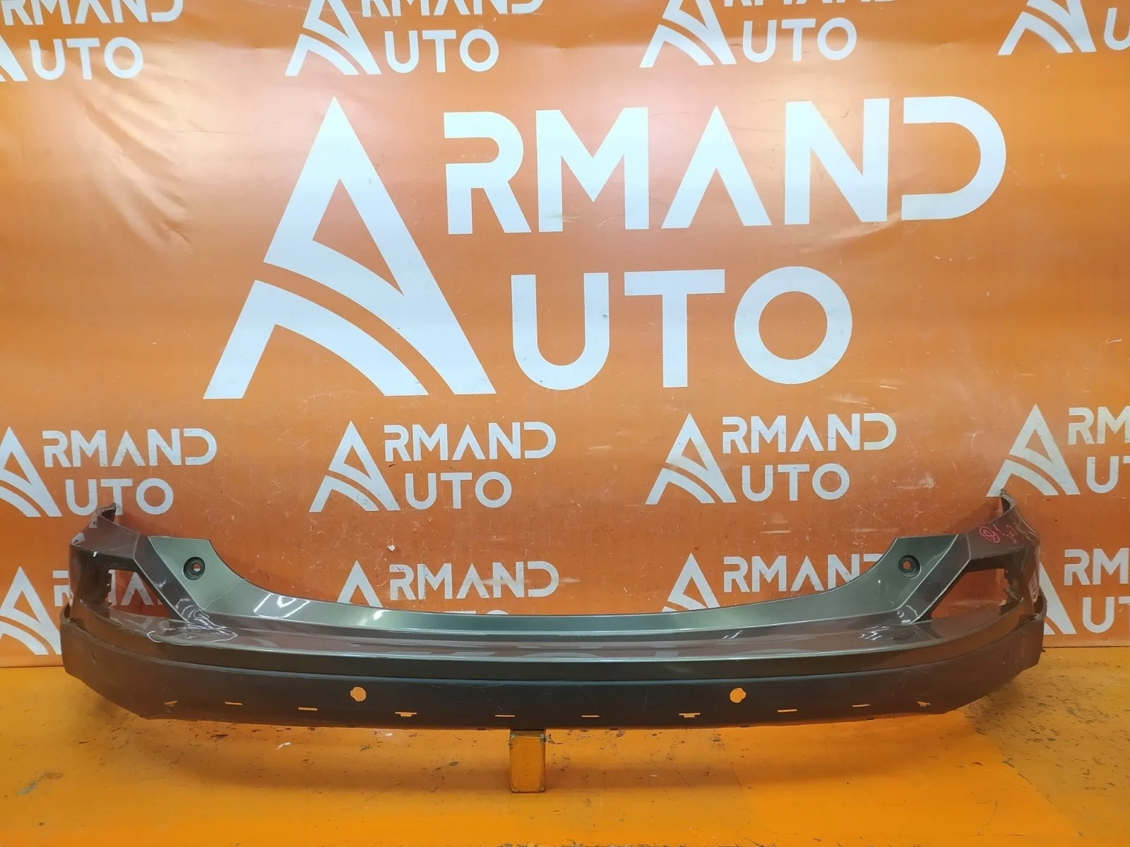 Бампер Toyota RAV4 2015-2019 CA40