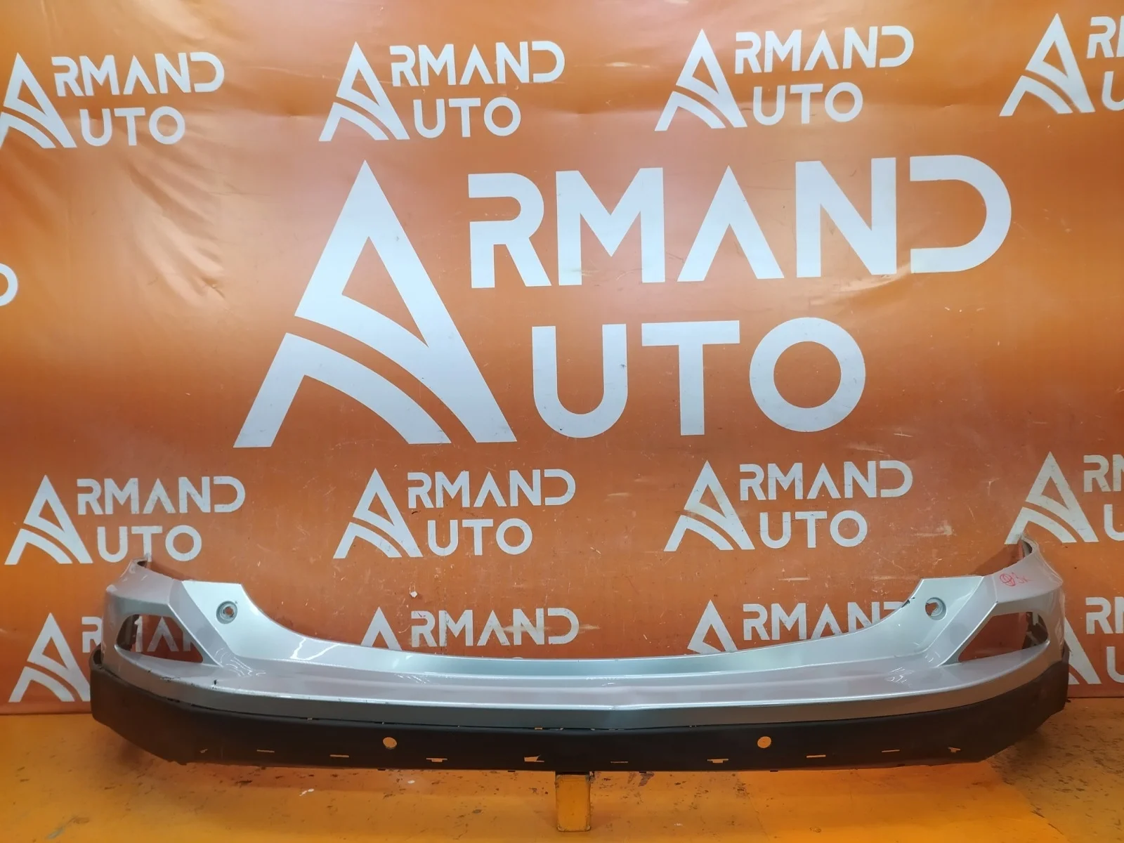 Бампер Toyota RAV4 2015-2019 CA40