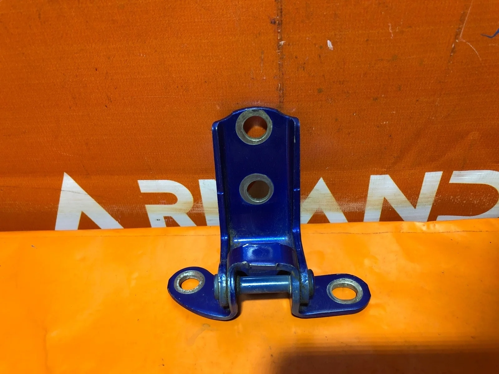 Петля двери нижняя Toyota Prius 2015-2022 4 XW50