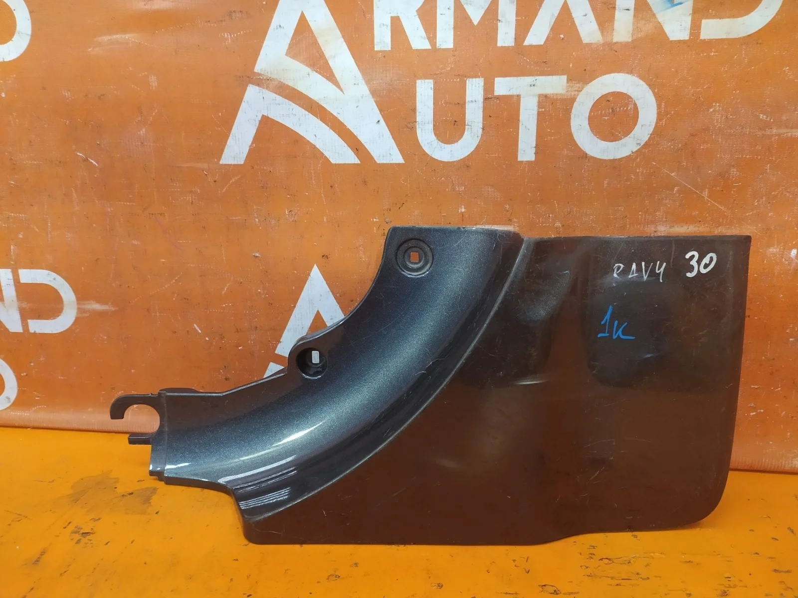 Накладка двери багажника Toyota RAV4 2005-2014 3 XA30