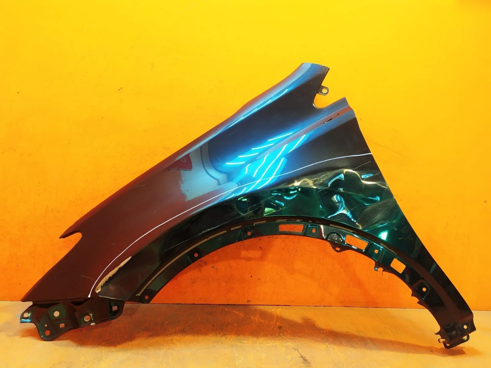 Крыло Toyota Rav4 2012-2019 CA40