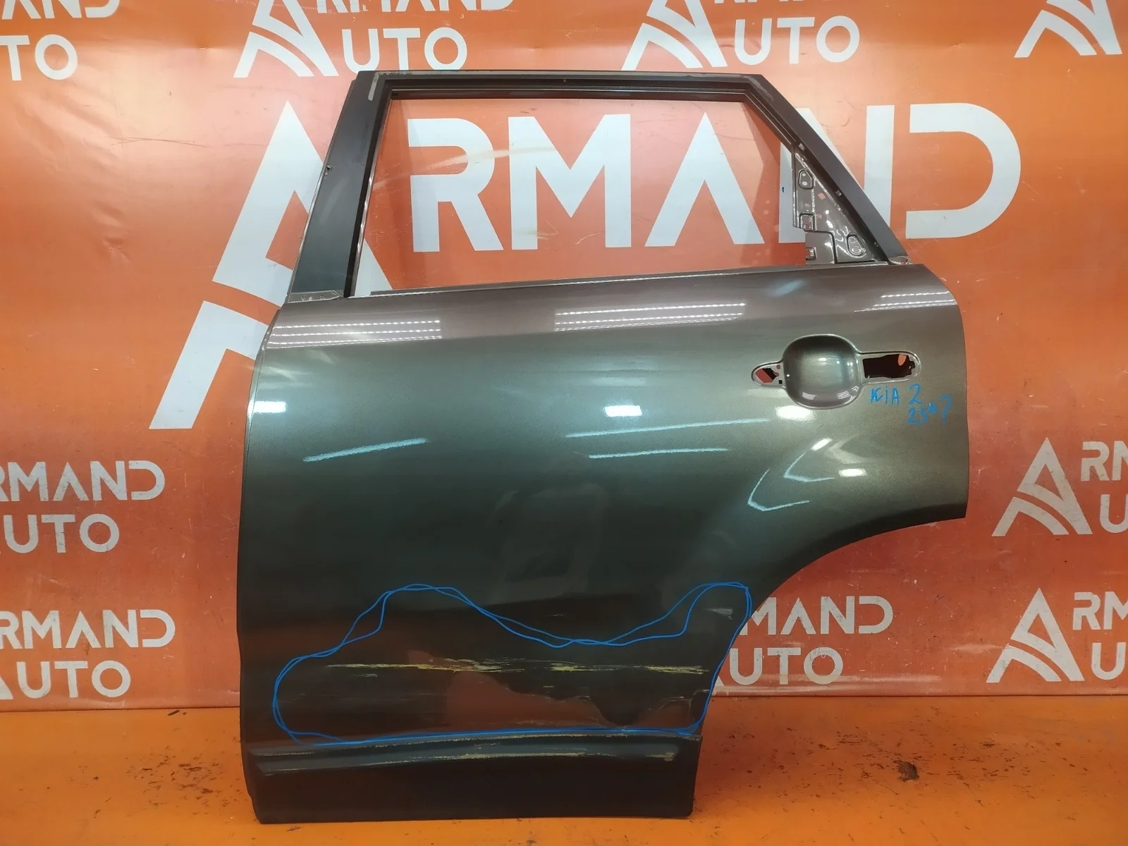 Дверь Kia Sorento 2009-2019 XM