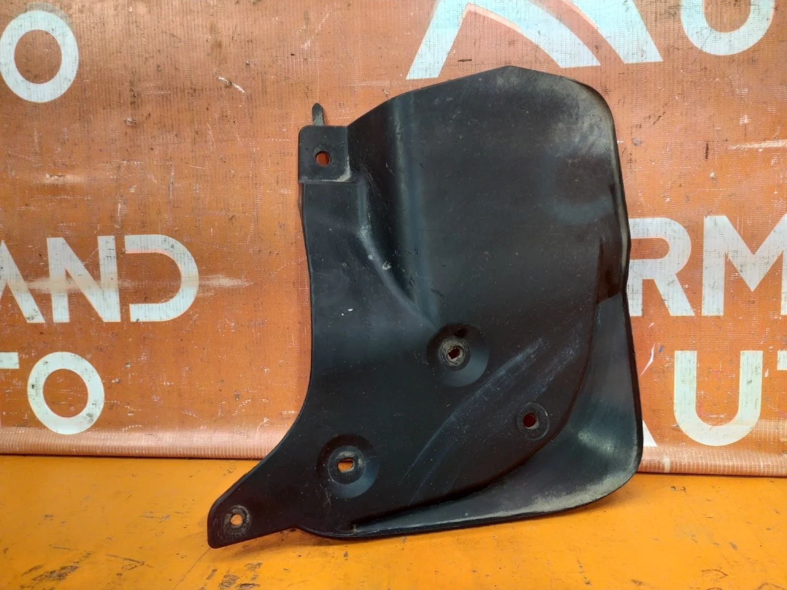 Брызговик Lexus LX 2007-2015 3 URJ200